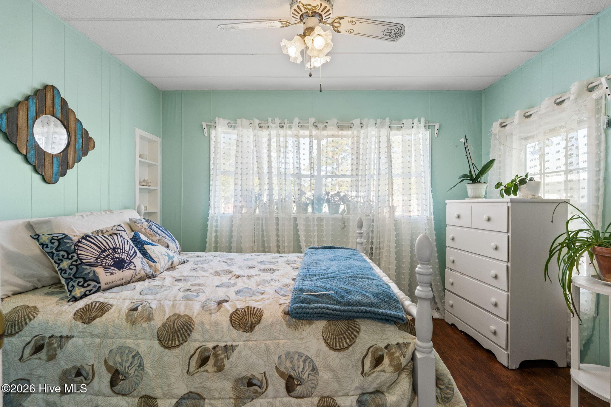 Manufactured Home at 2468 Captain Kidd Drive SW, Supply, NC 28462, photo 13 of 37