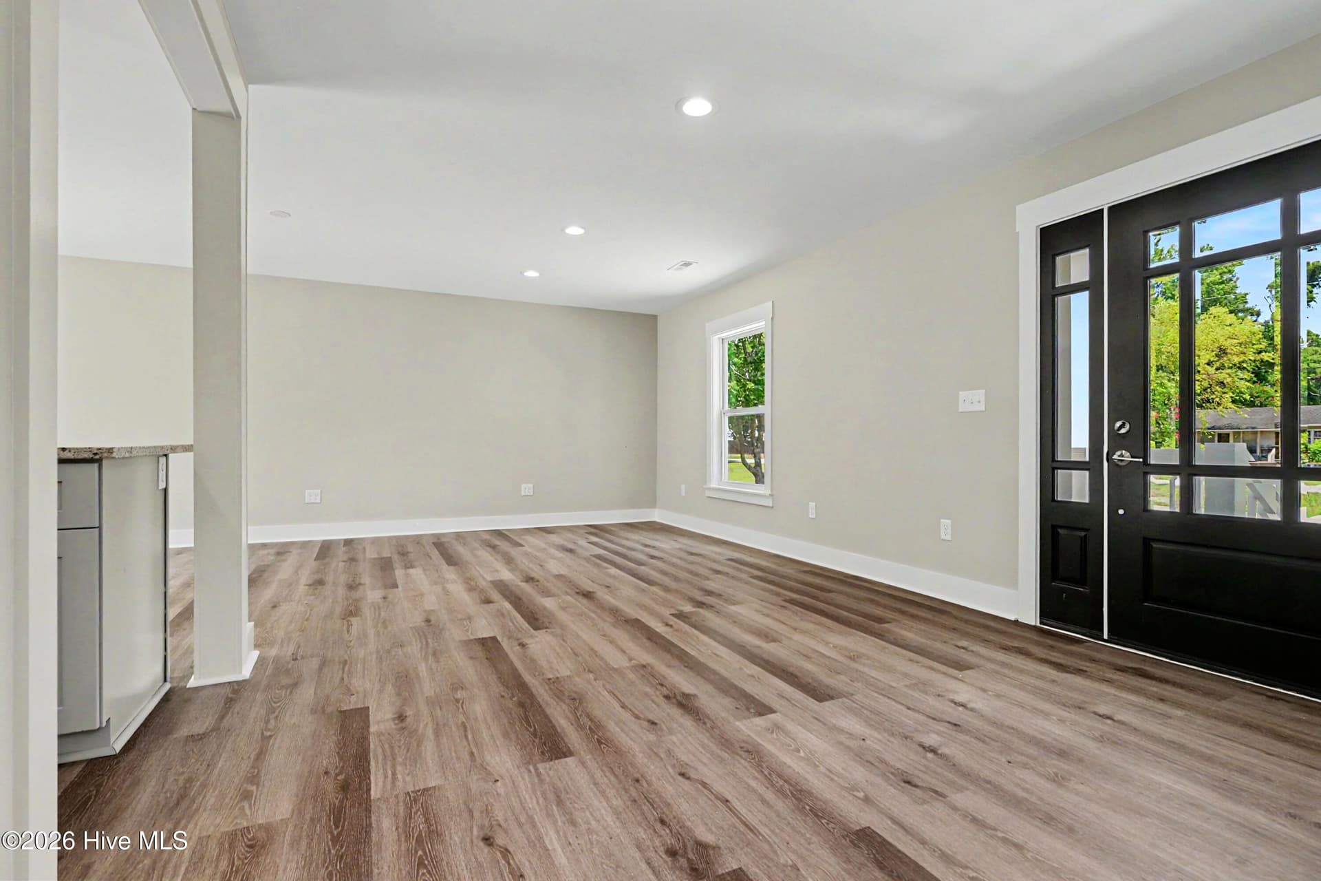 Single Family Residence at 5314 Autumn Drive, Wilmington, NC 28409, photo 4 of 5