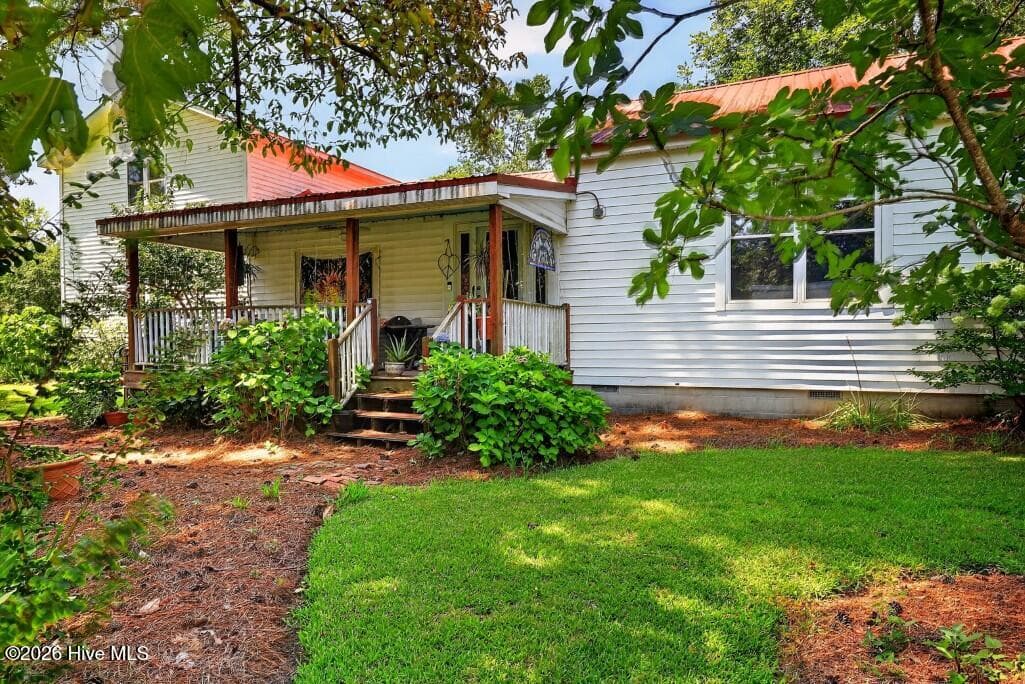 Single Family Residence at 1465 B Street, New Bern, NC 28560, photo 2 of 36