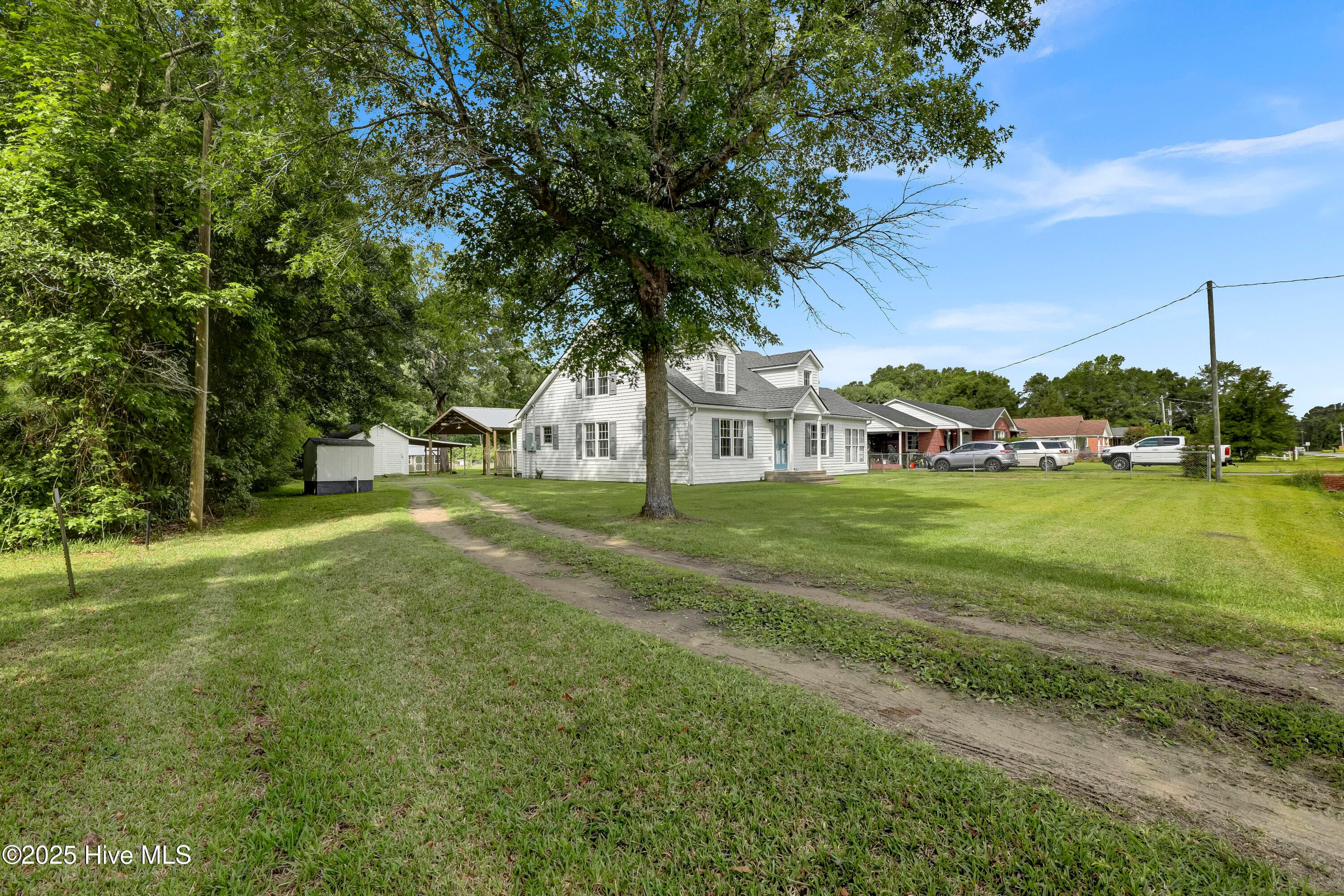 Single Family Residence at 2971 Penderlea Highway, Burgaw, NC 28425, photo 3 of 26
