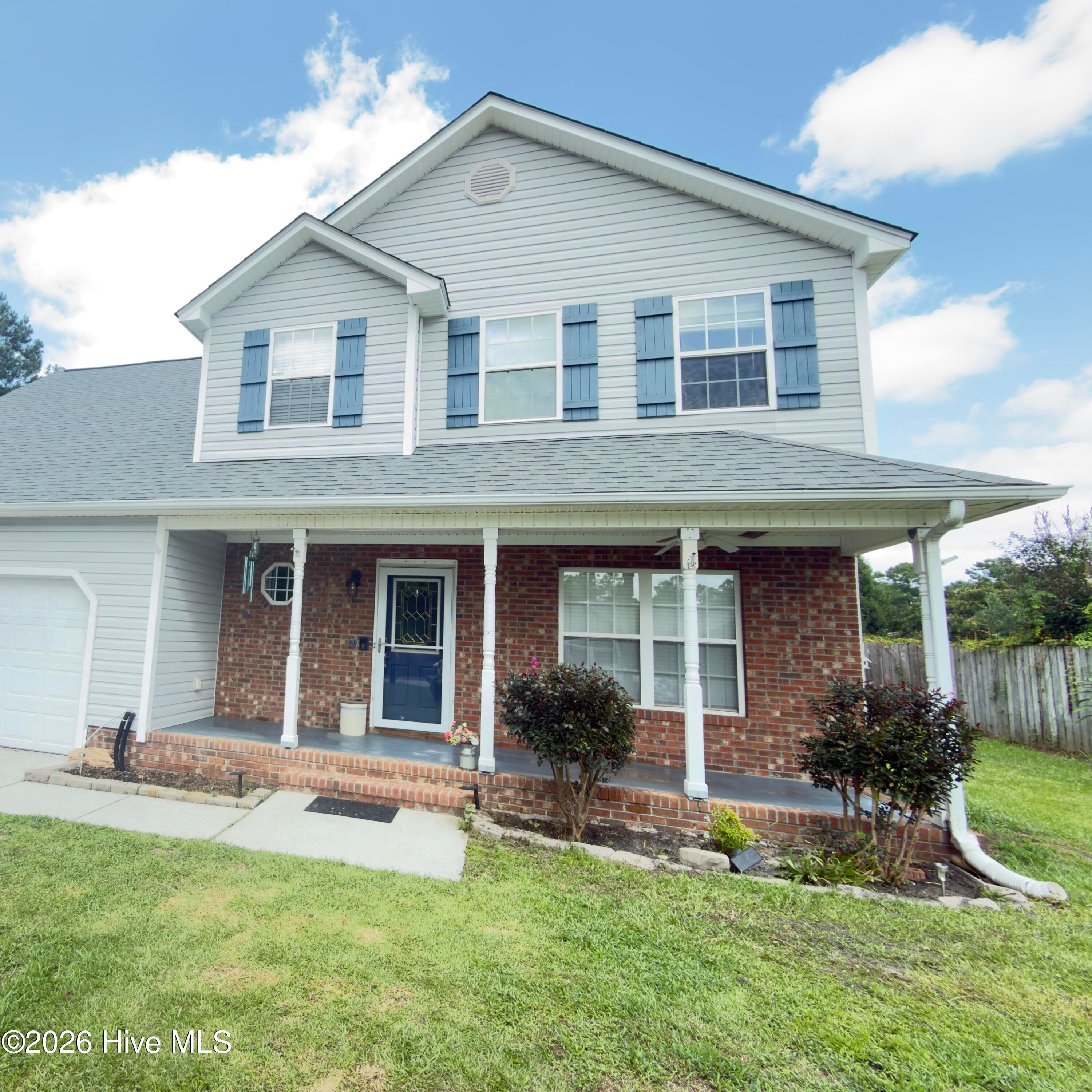 Single Family Residence at 116 Trailwood Drive, Hubert, NC 28539, photo 2 of 55