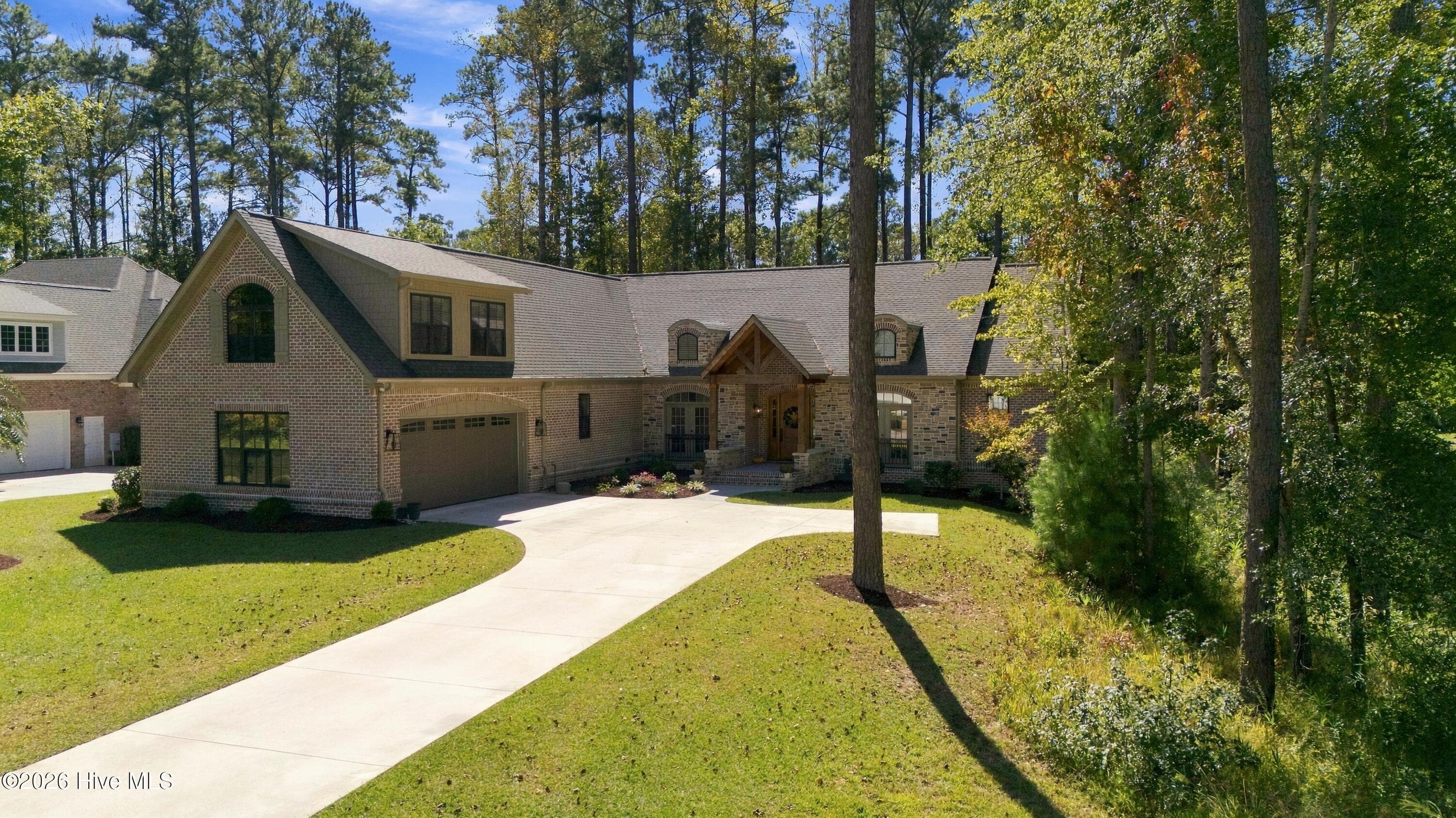 Single Family Residence at 4557 Moss Bend, New Bern, NC 28562, photo 2 of 57