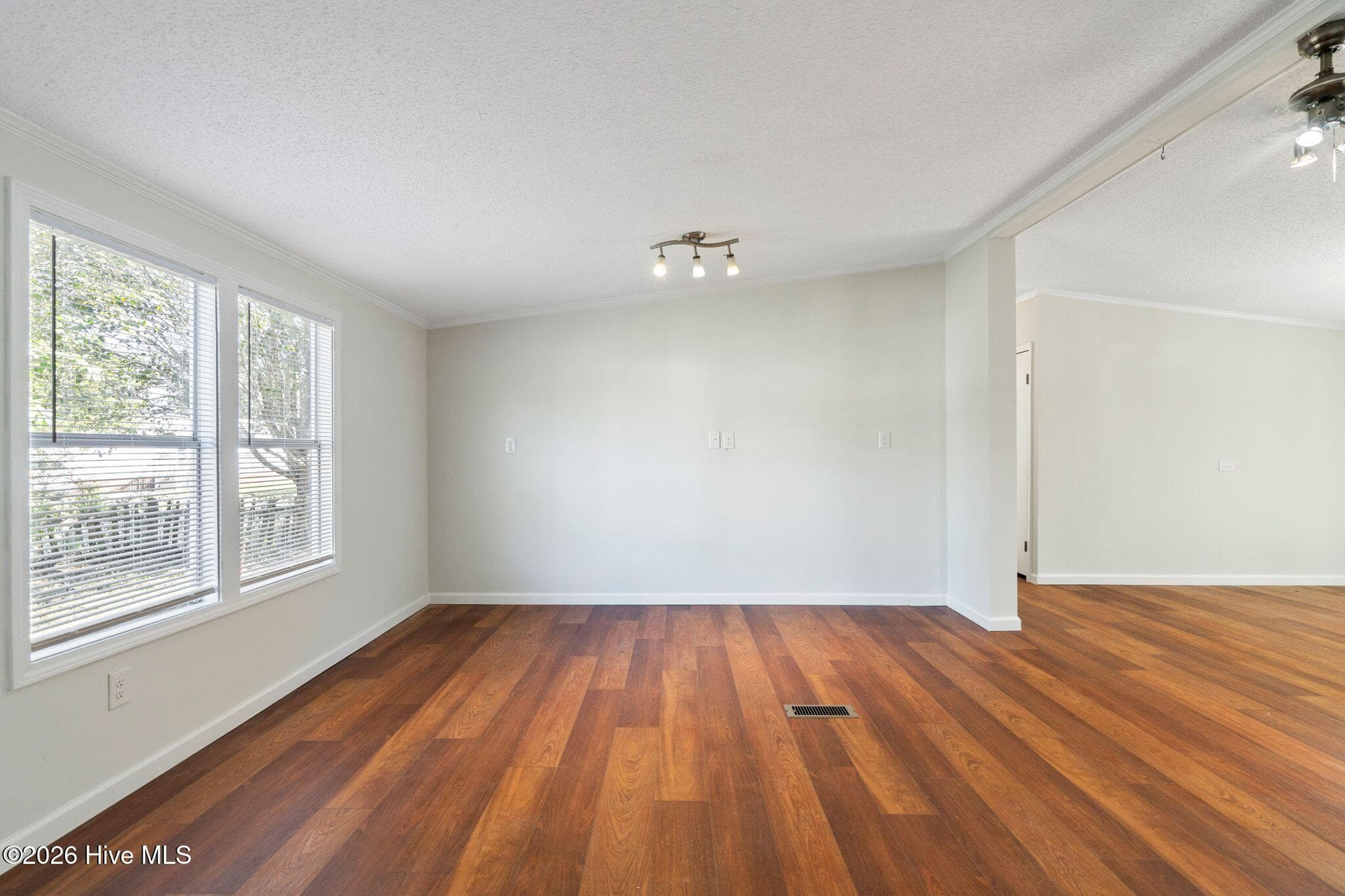 Manufactured Home at 6140 Carolina Beach Road Trlr 28, Wilmington, NC 28412, photo 11 of 54