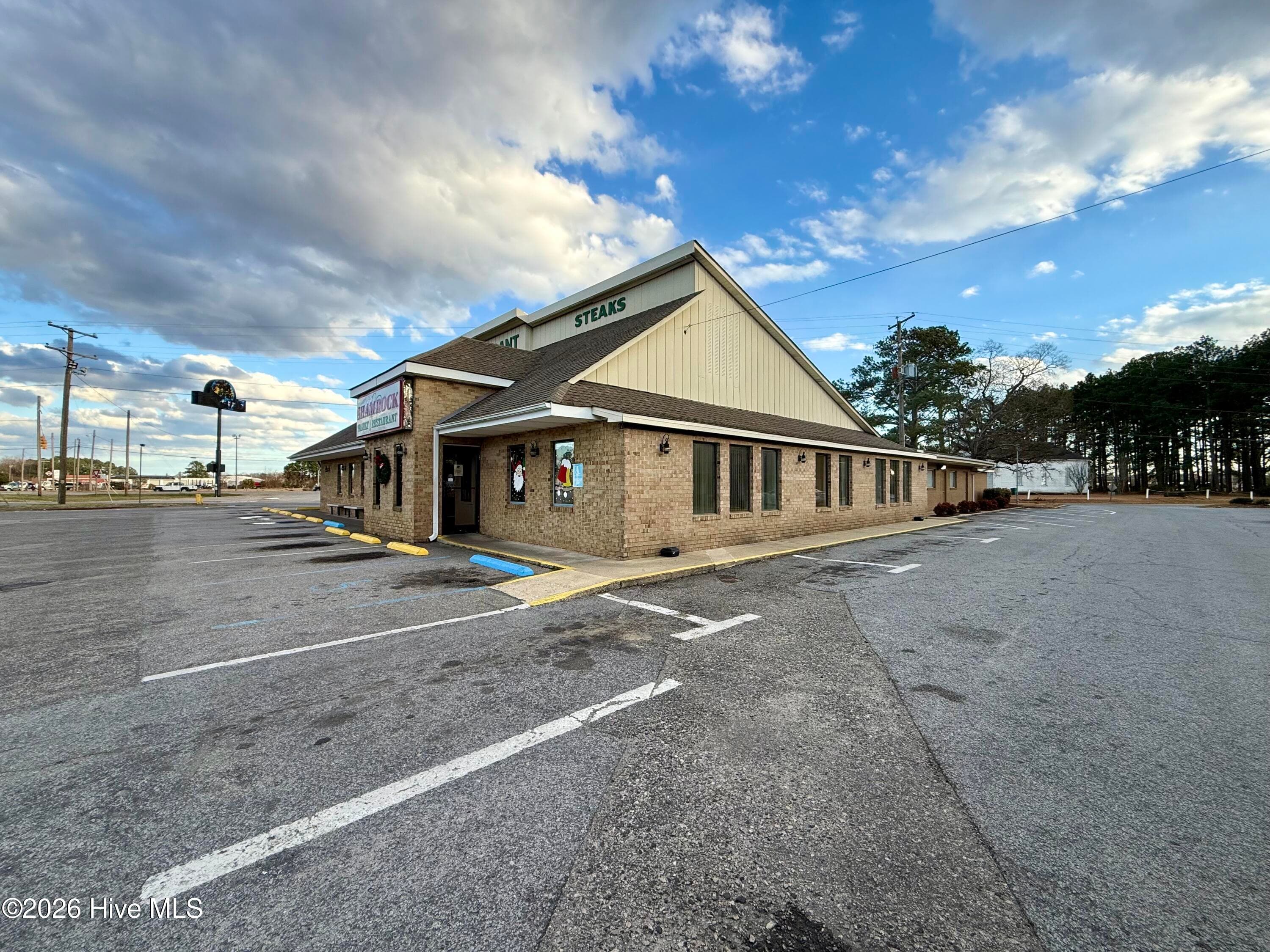 101 W Boulevard, Williamston, NC 27892
