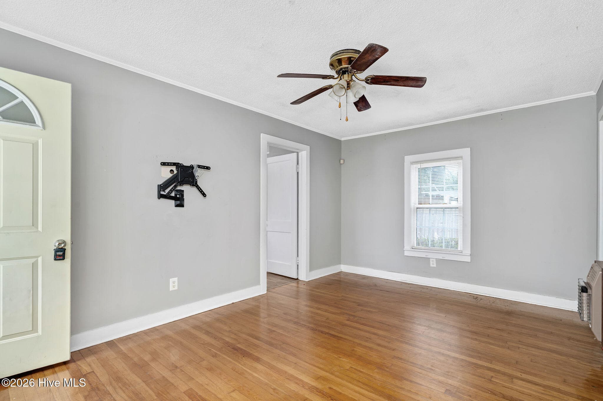 Single Family Residence at 115 E Murphy Street, Wallace, NC 28466, photo 6 of 24