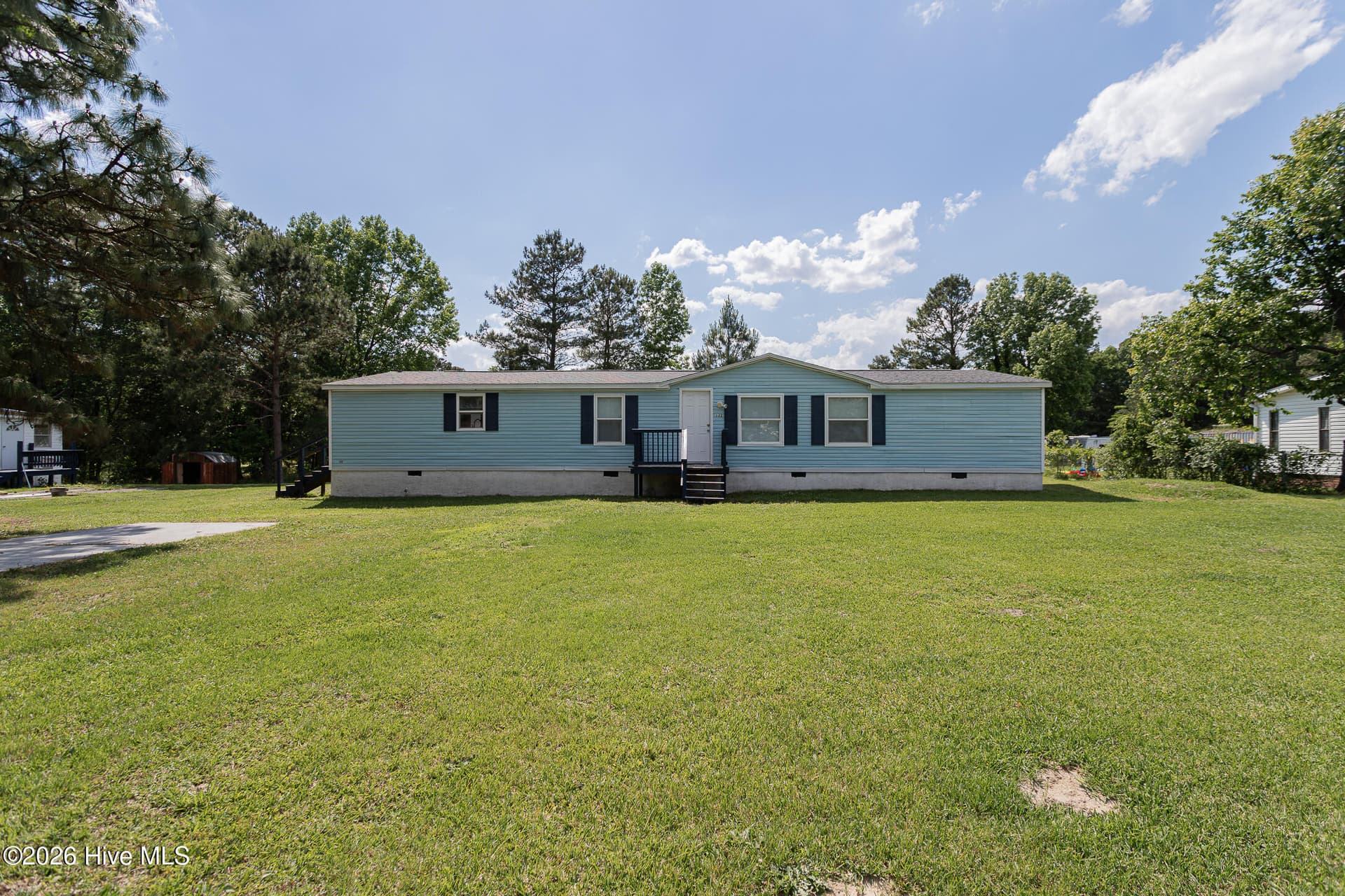 Manufactured Home at 122 Woodbrook Drive, Midway Park, NC 28544, photo 3 of 47