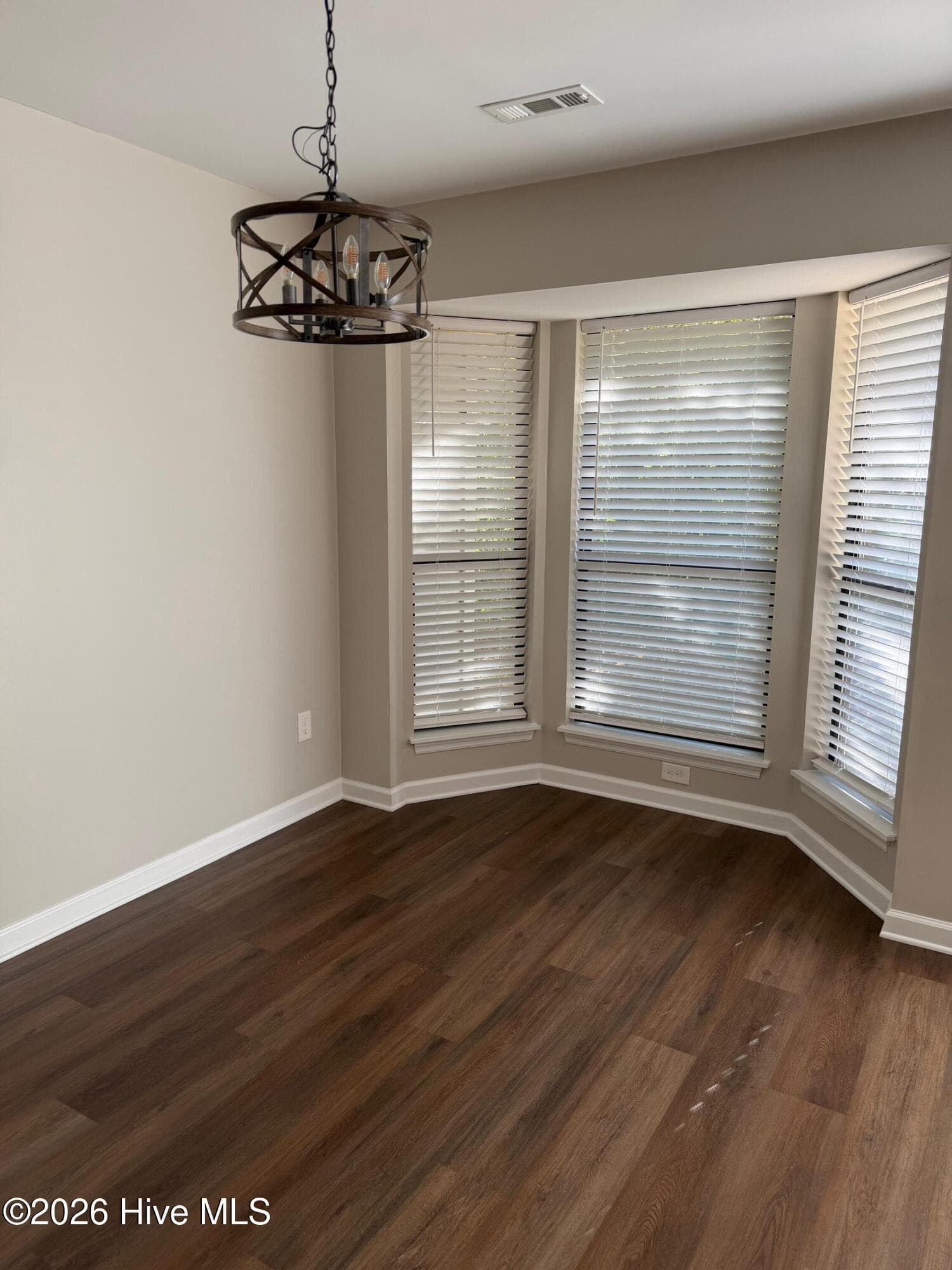 Dining - 7012 N Northbend Road, Wilmington, NC 28411