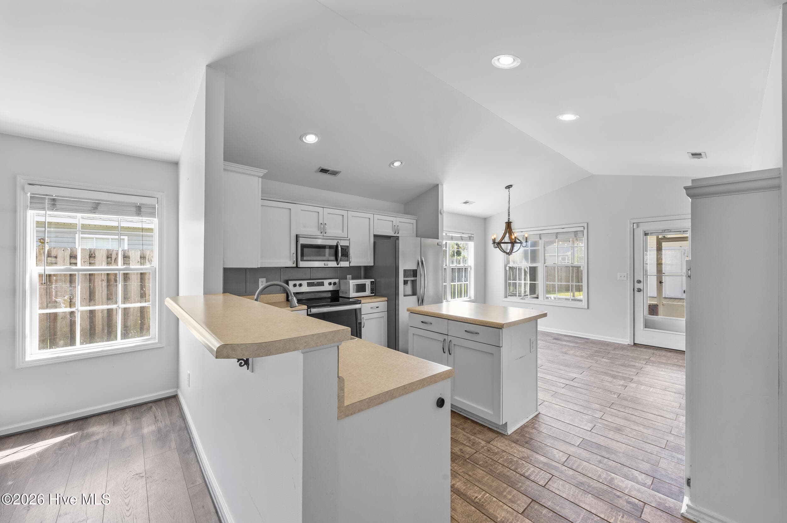 Single Family Residence at 605 Brookbend Drive, Wilmington, NC 28411, photo 13 of 40