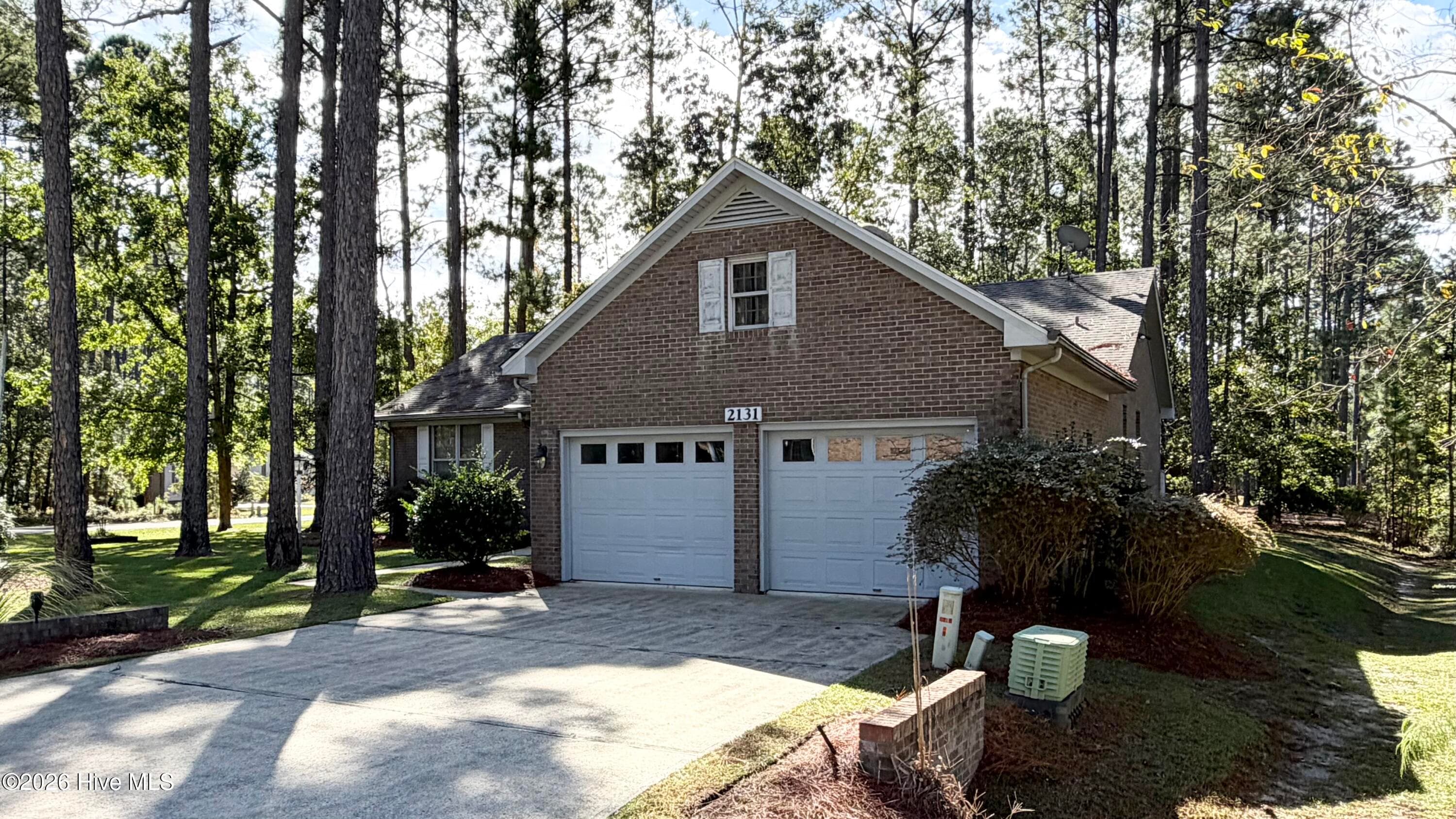 Single Family Residence at 2131 Royal Pines Drive, New Bern, NC 28560, photo 5 of 117