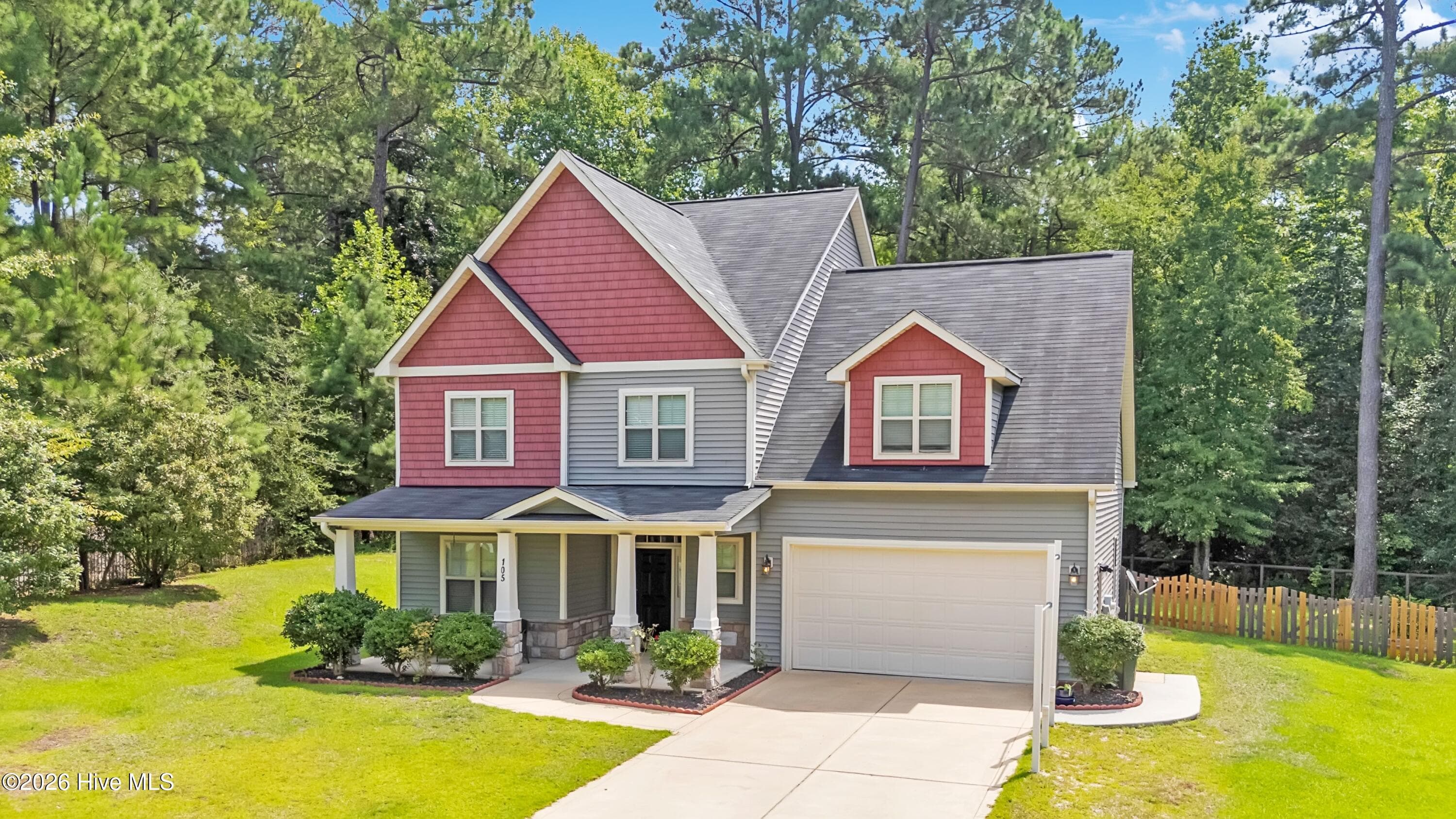 Single Family Residence at 105 Birdsong Court, Aberdeen, NC 28315, photo 2 of 40