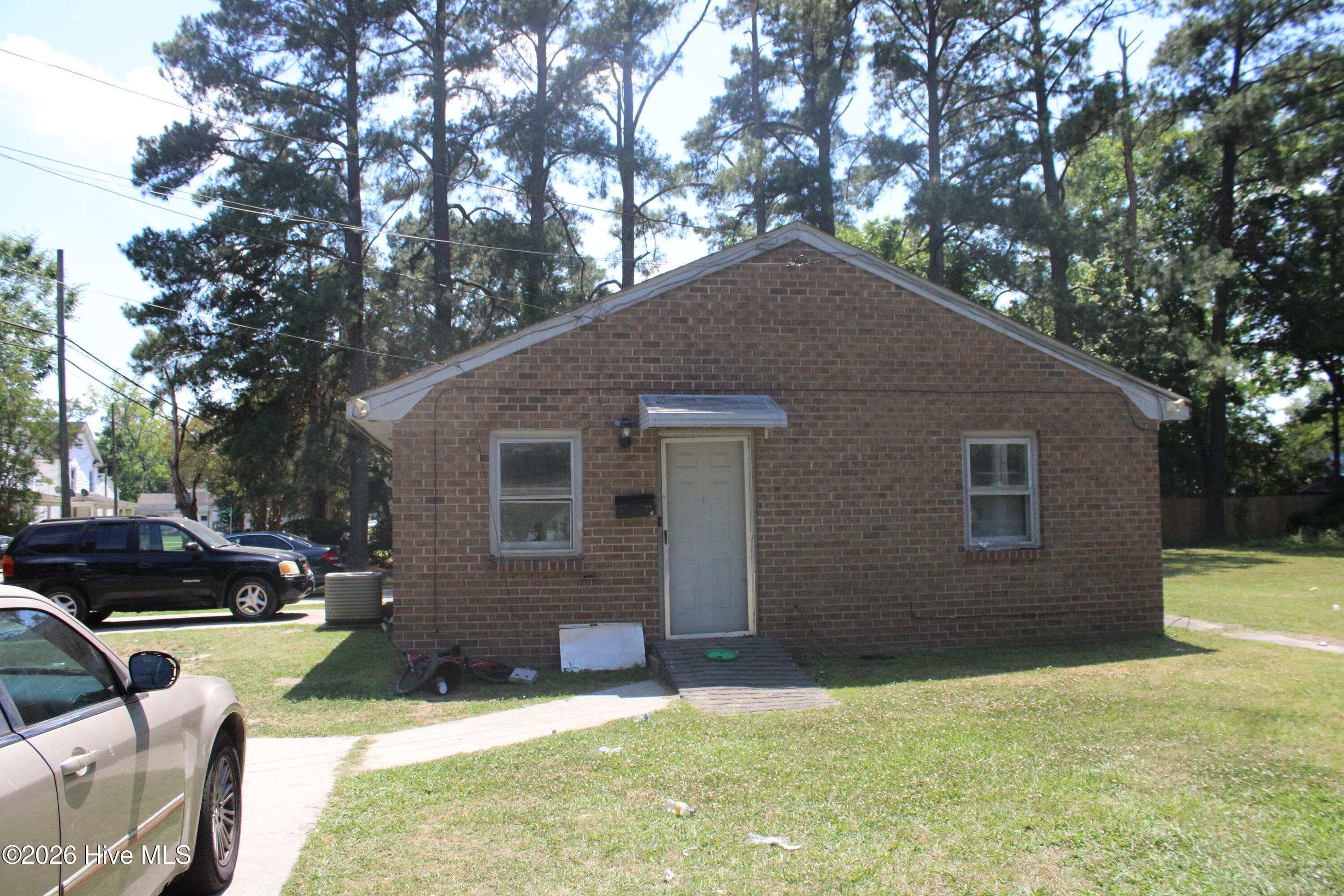 Duplex at 305 E Richard Street, Ahoskie, NC 27910, photo 2 of 3