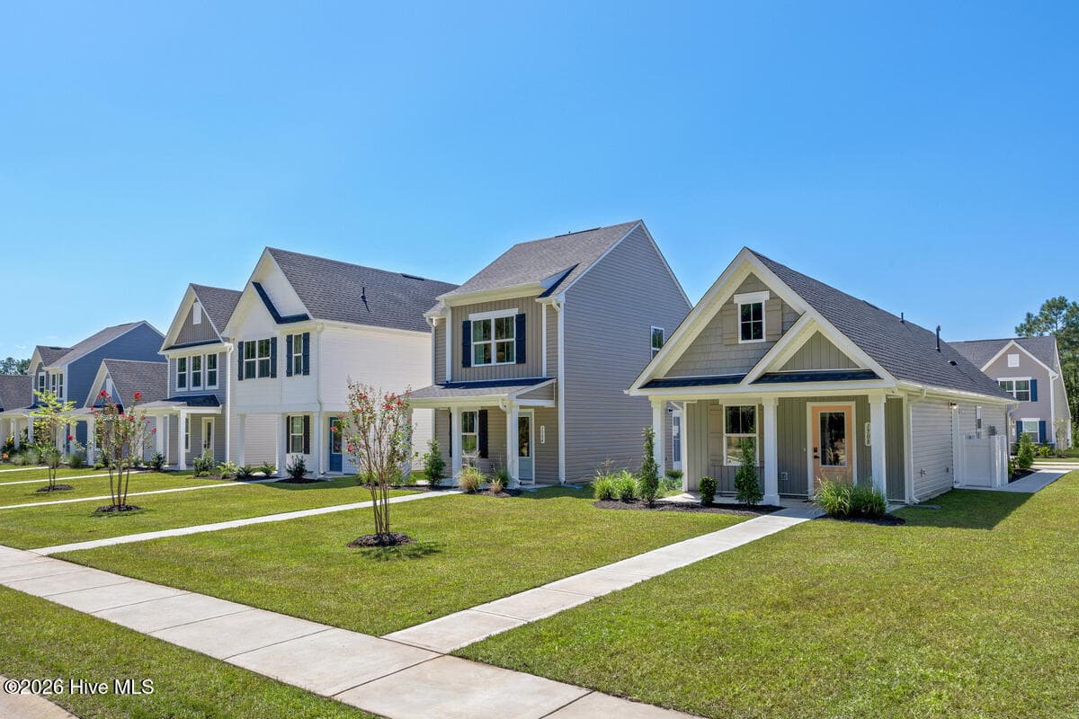Single Family Residence at 660 Savinwood Trail NE, Bolivia, NC 28422, photo 17 of 26