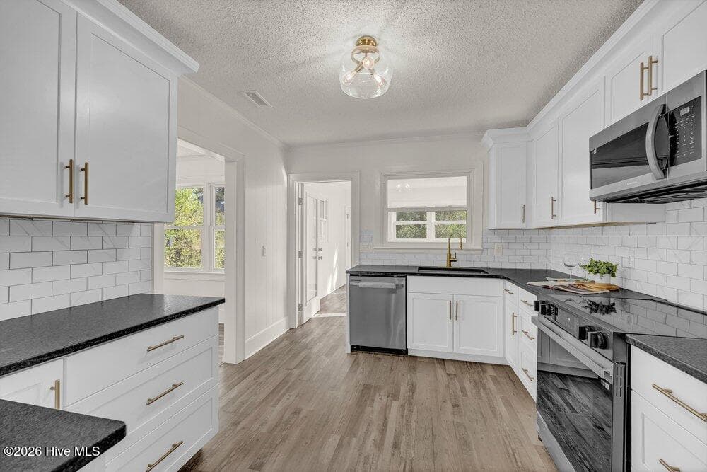 Single Family Residence at 329 Wayne Drive, Wilmington, NC 28403, photo 17 of 45