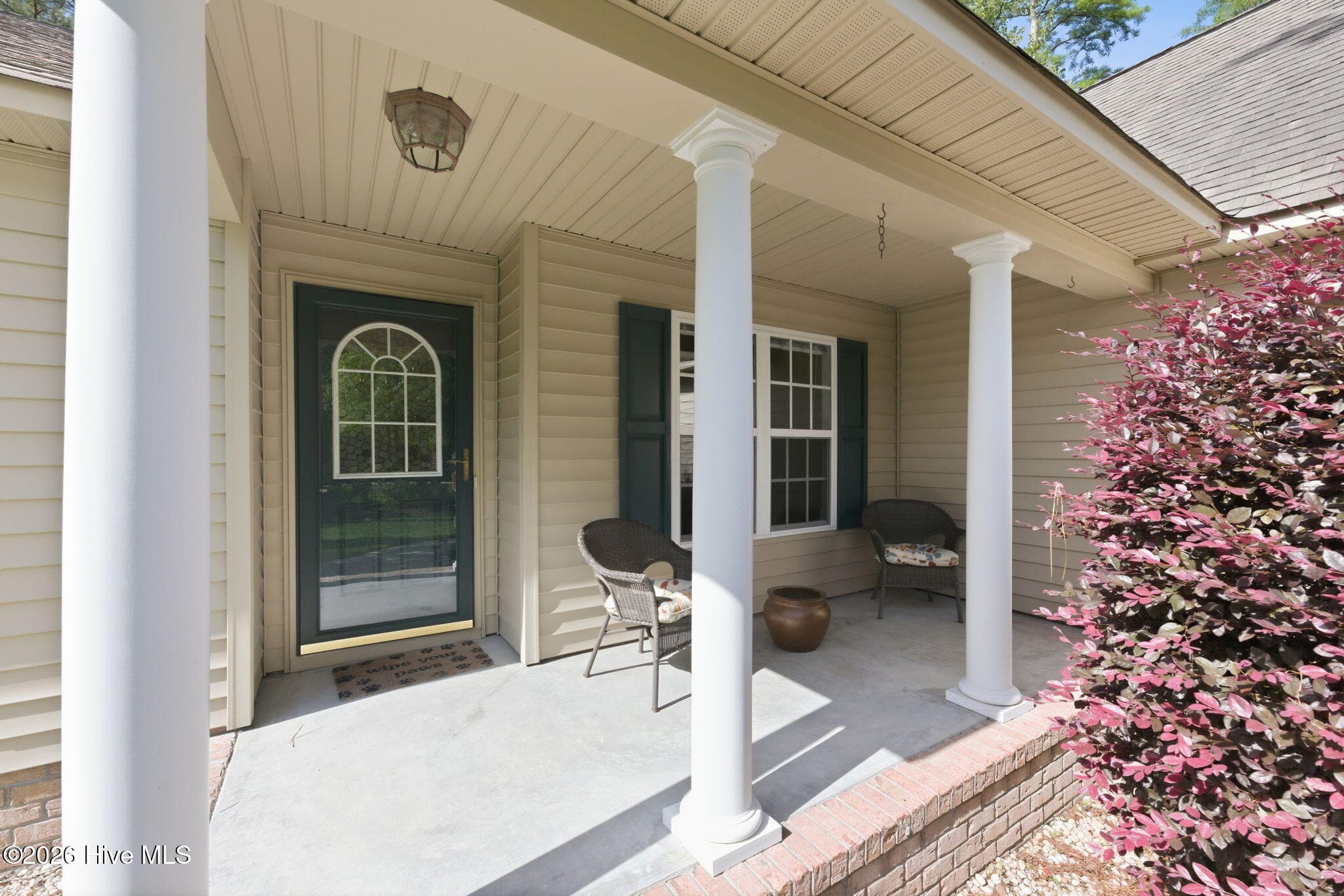 Single Family Residence at 1007 Barkentine Drive, New Bern, NC 28560, photo 2 of 60