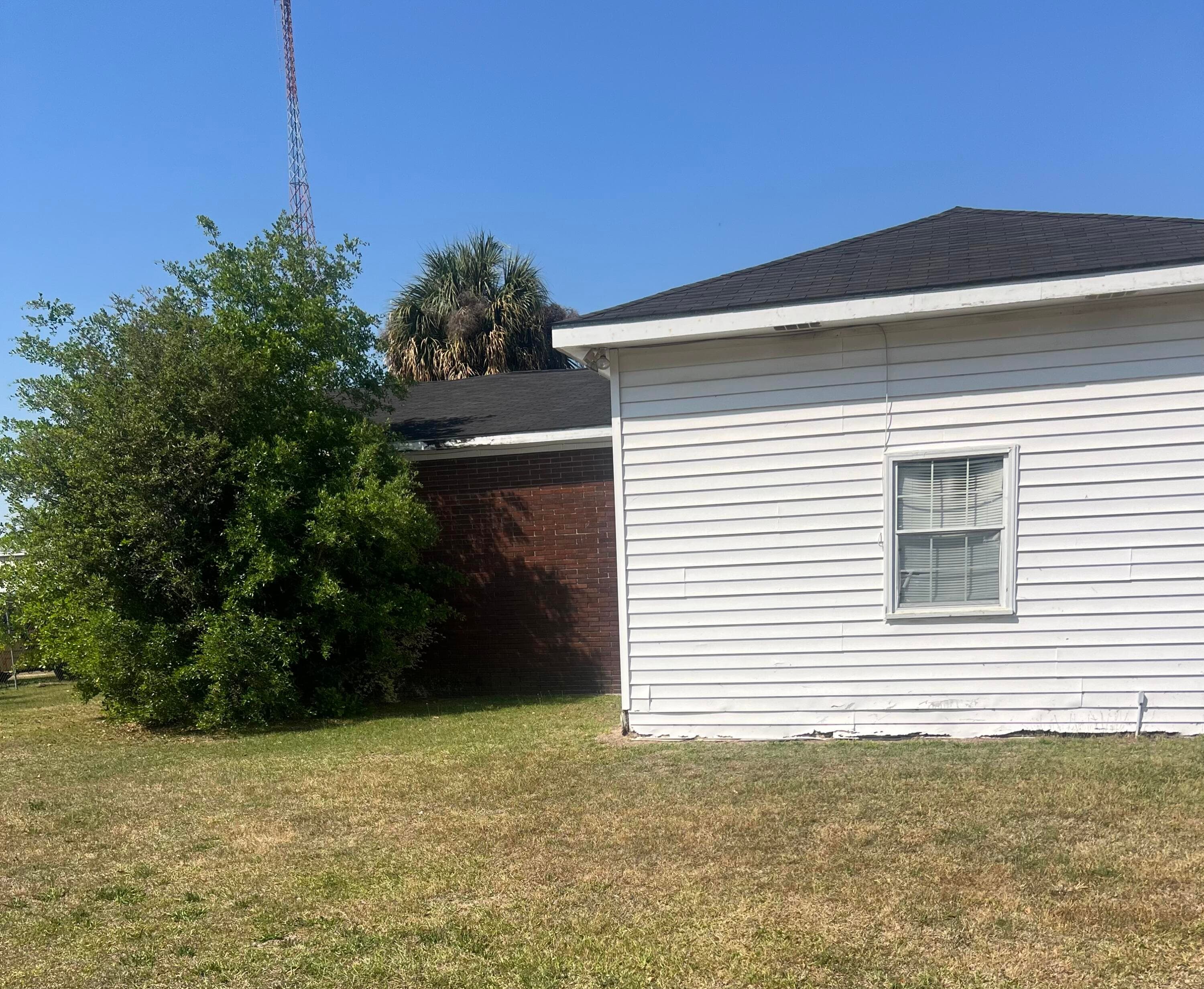 Office at 1178 E Winthrope Avenue, Millen, GA 30442, photo 2 of 3