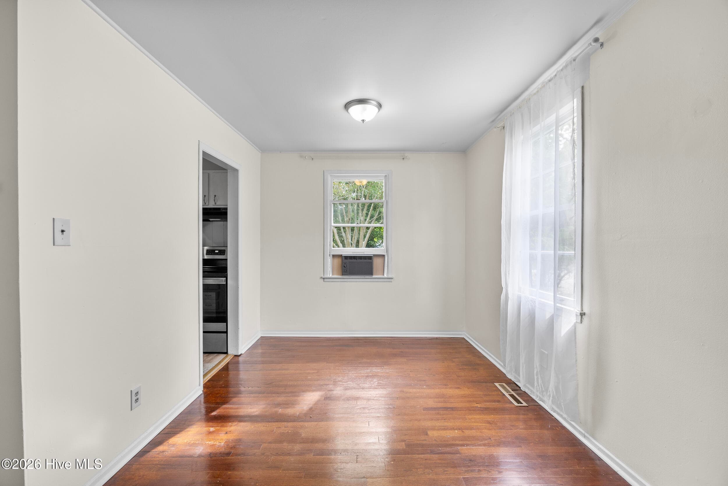 dining room - 530 Oak Lane, Jacksonville, NC 28540