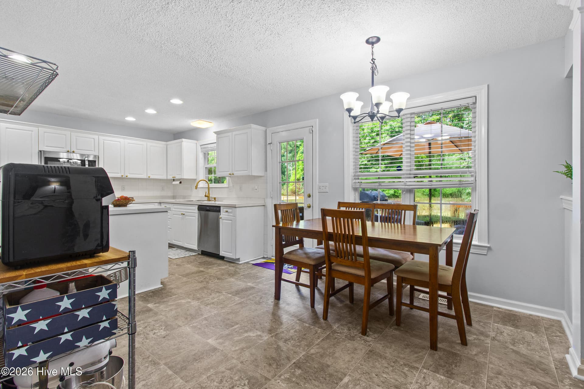 Kitchen - 112 Barkside Lane, New Bern, NC 28562