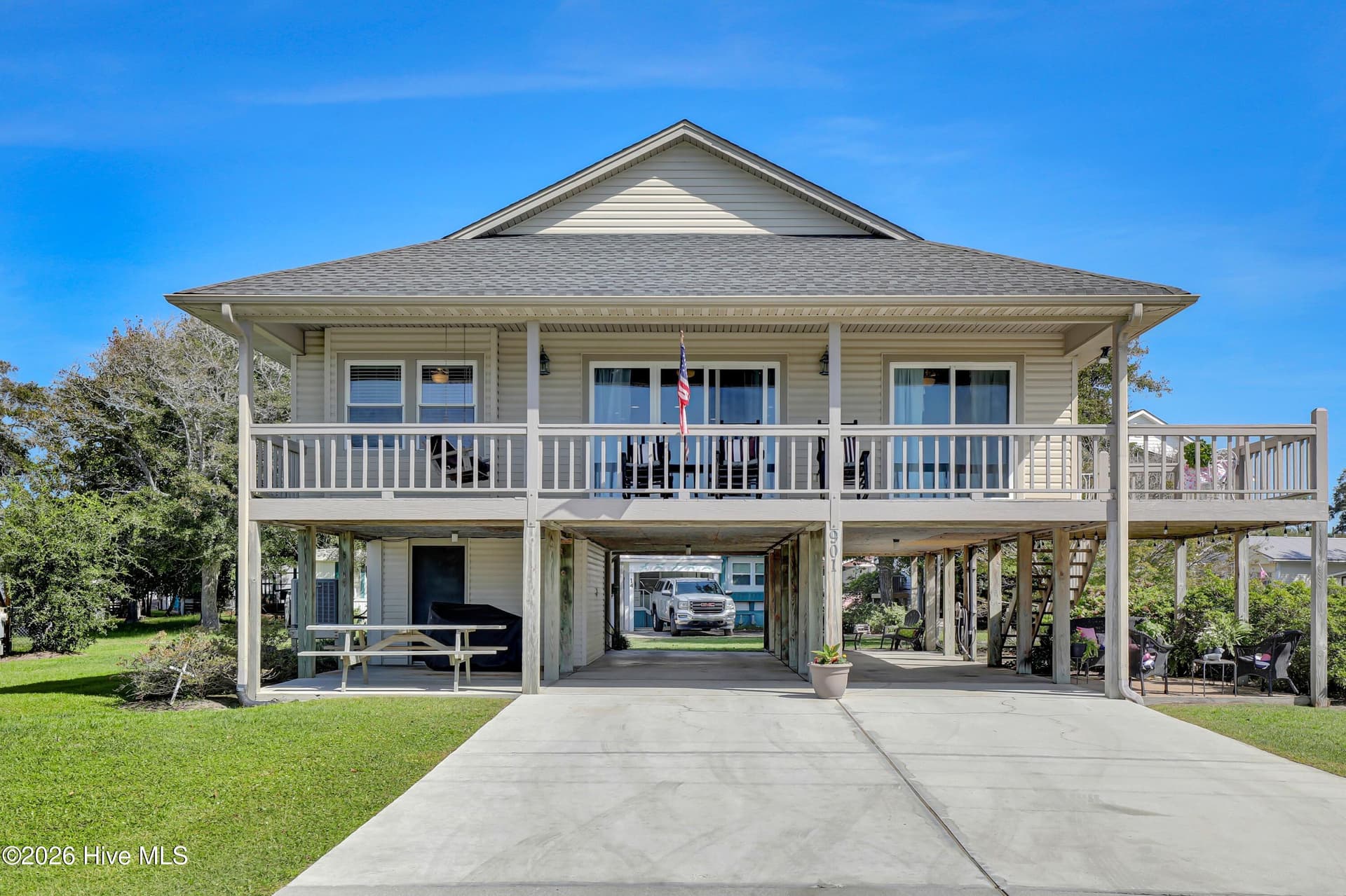 901 Spot Lane, Holly Ridge, NC 28445