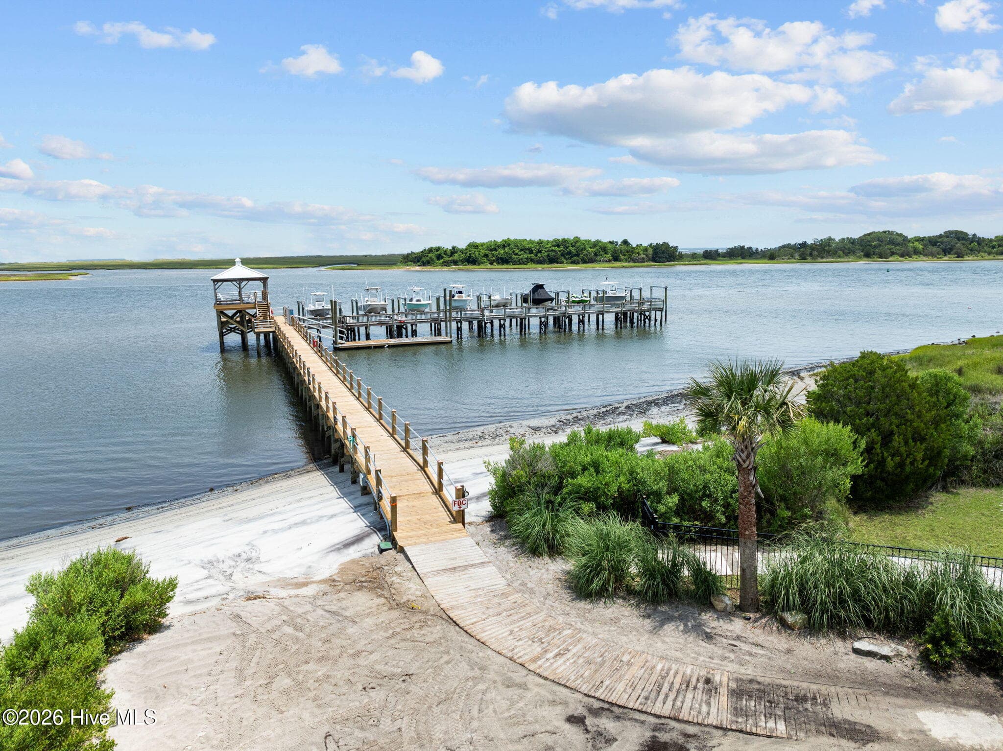 Single Family Residence at 824 Cupola Drive, Wilmington, NC 28409, photo 7 of 85