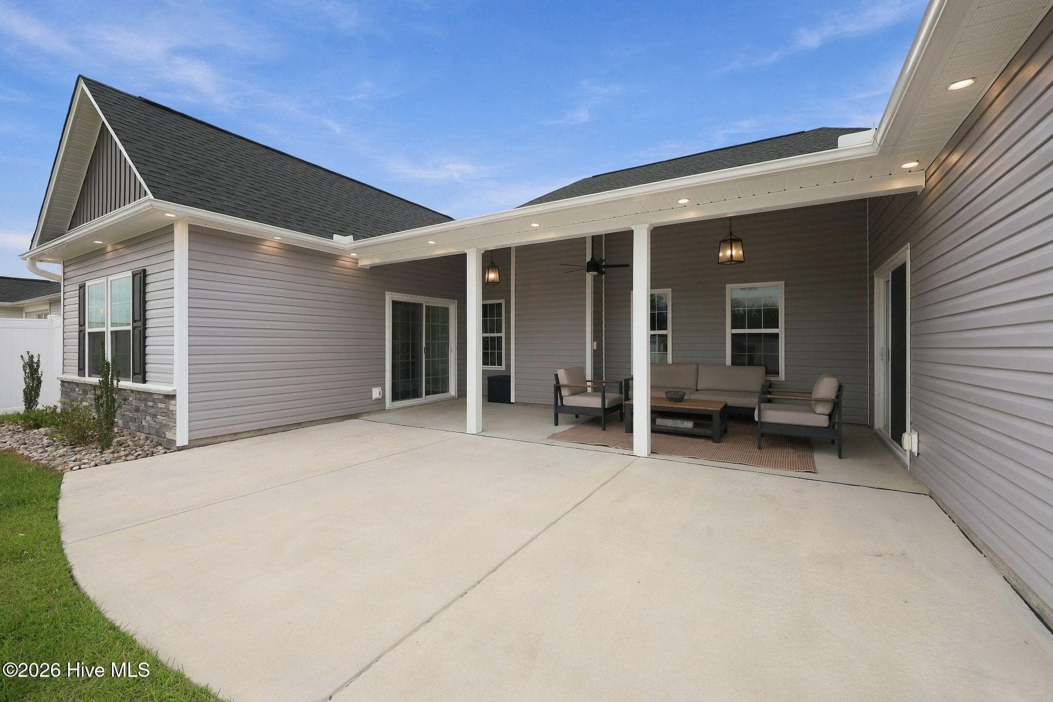 Single Family Residence at 314 Wood House Drive, Jacksonville, NC 28546, photo 7 of 48
