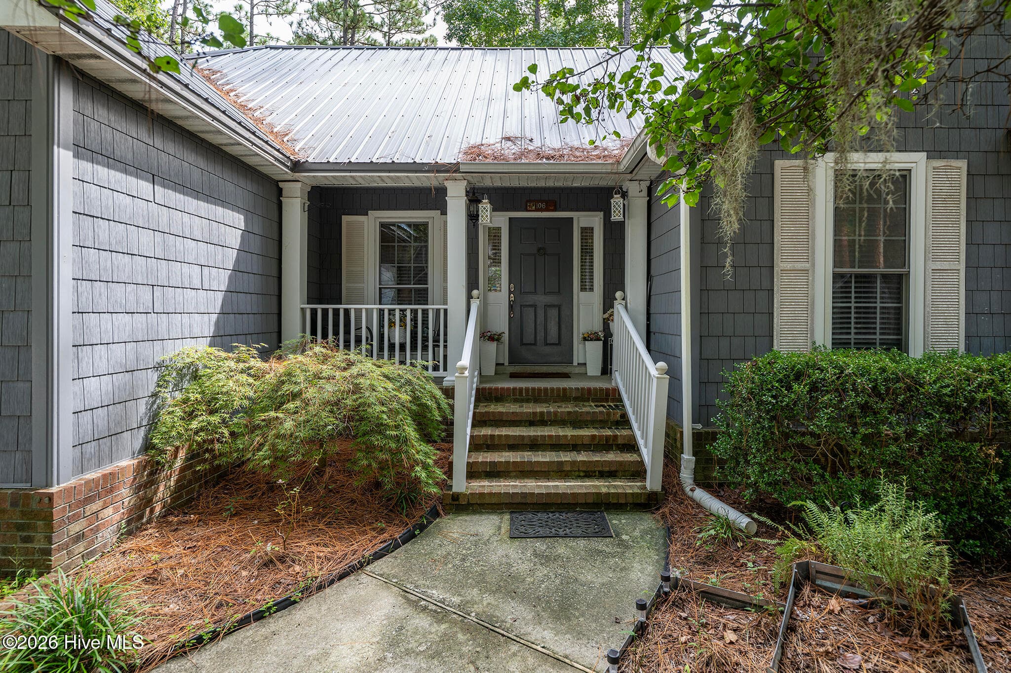 Covered Front Porch - 106 Windlass Way, Aurora, NC 27806