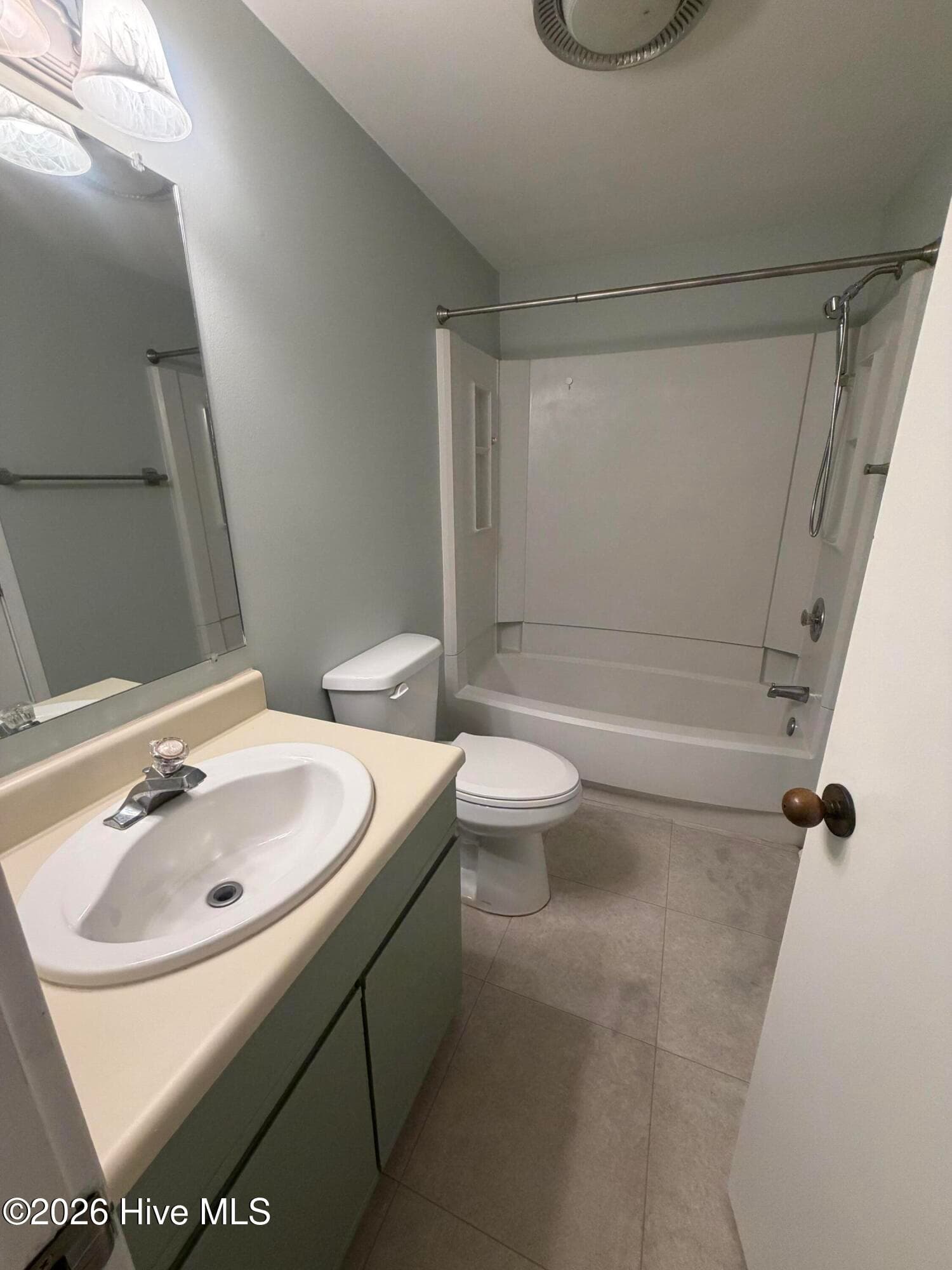 Townhouse at 231 St Luke Court, Wilmington, NC 28409, photo 13 of 17