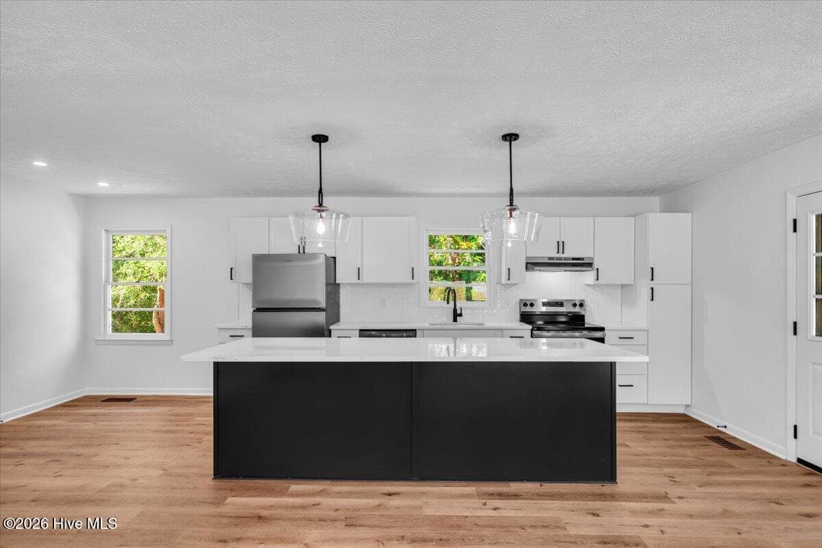 Single Family Residence at 604 S Hardin Street, Southern Pines, NC 28387, photo 6 of 46