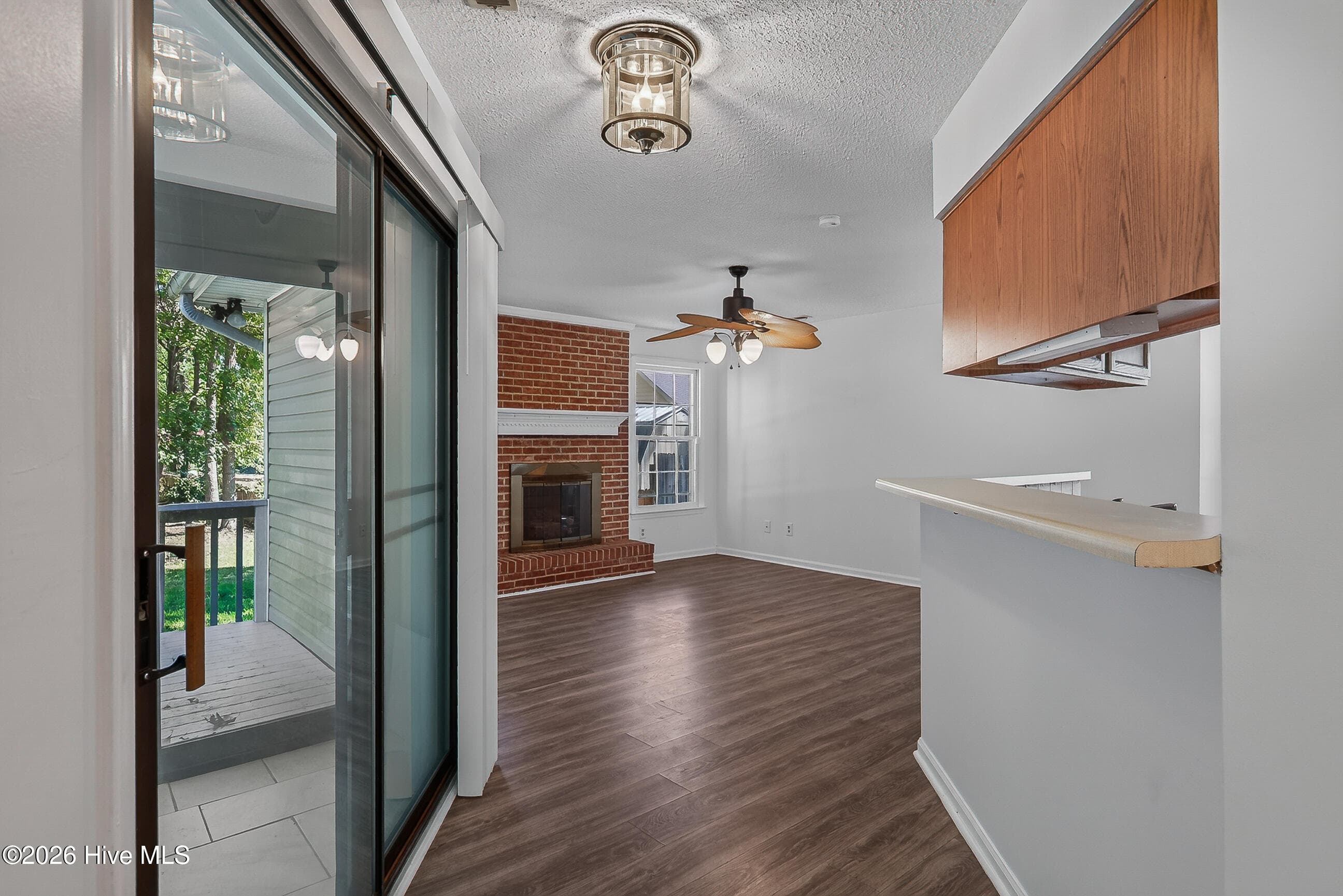 Single Family Residence at 439 Candlewood Drive, Jacksonville, NC 28540, photo 11 of 42