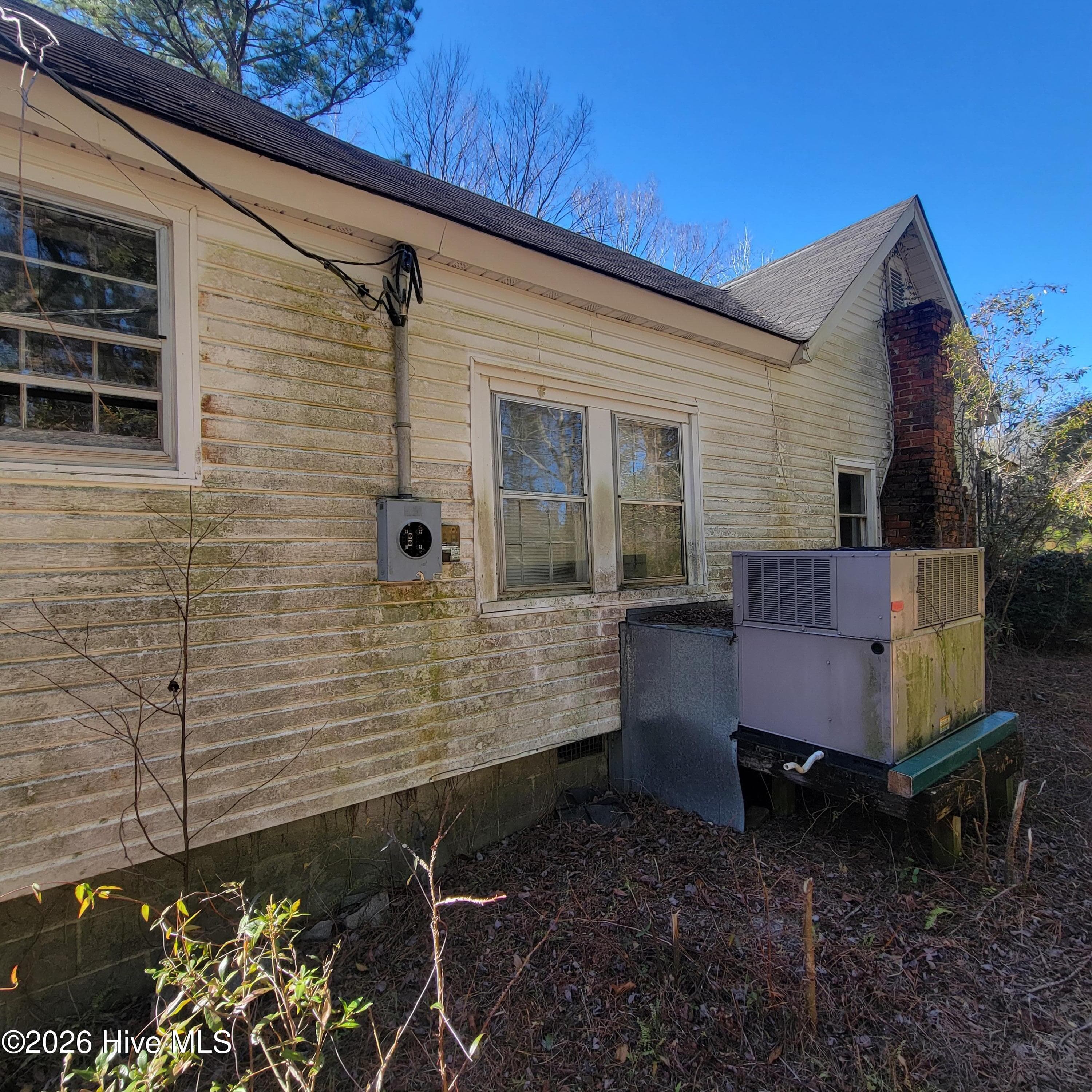 Improved at 2105 Nc Highway 53 E, Burgaw, NC 28425, photo 5 of 13