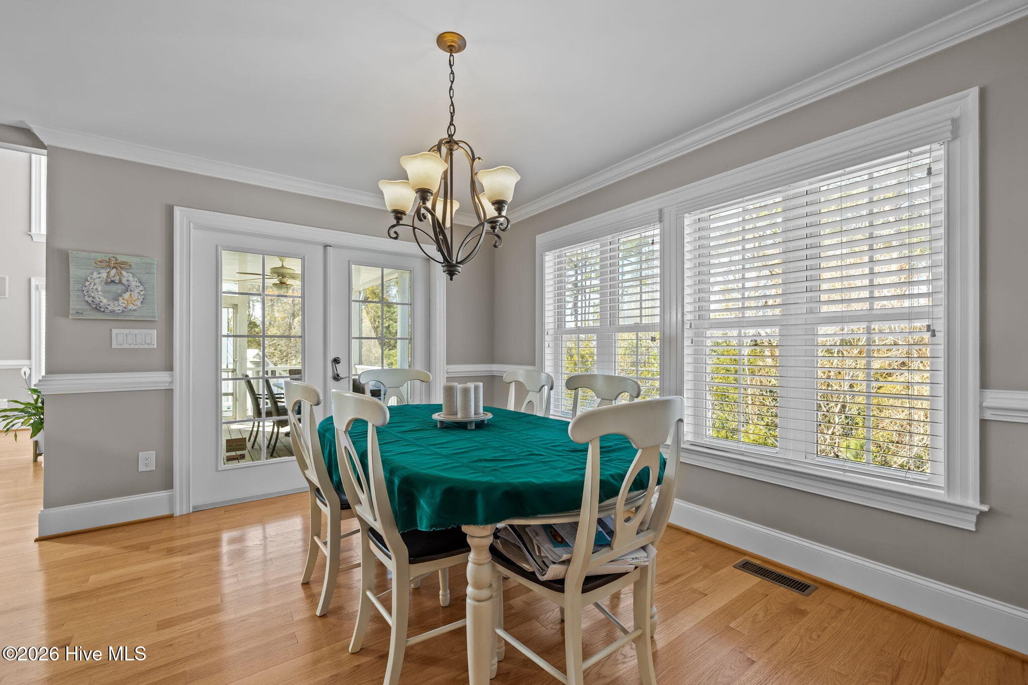 Level 2 dining room - 109 Key West Lane, Newport, NC 28570