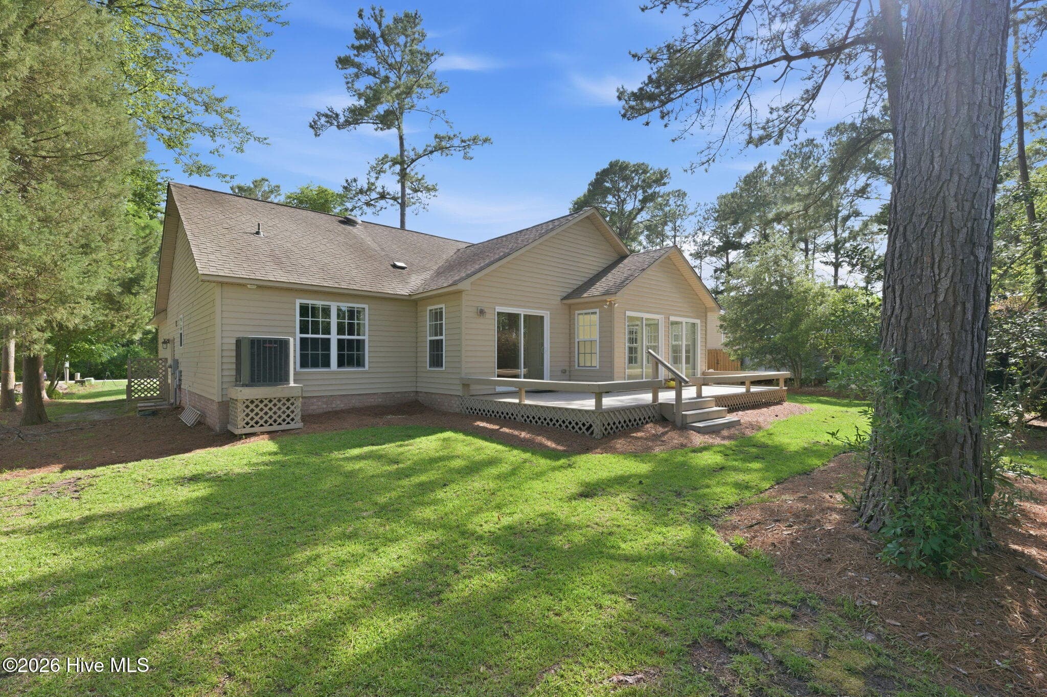 Single Family Residence at 1007 Barkentine Drive, New Bern, NC 28560, photo 38 of 60