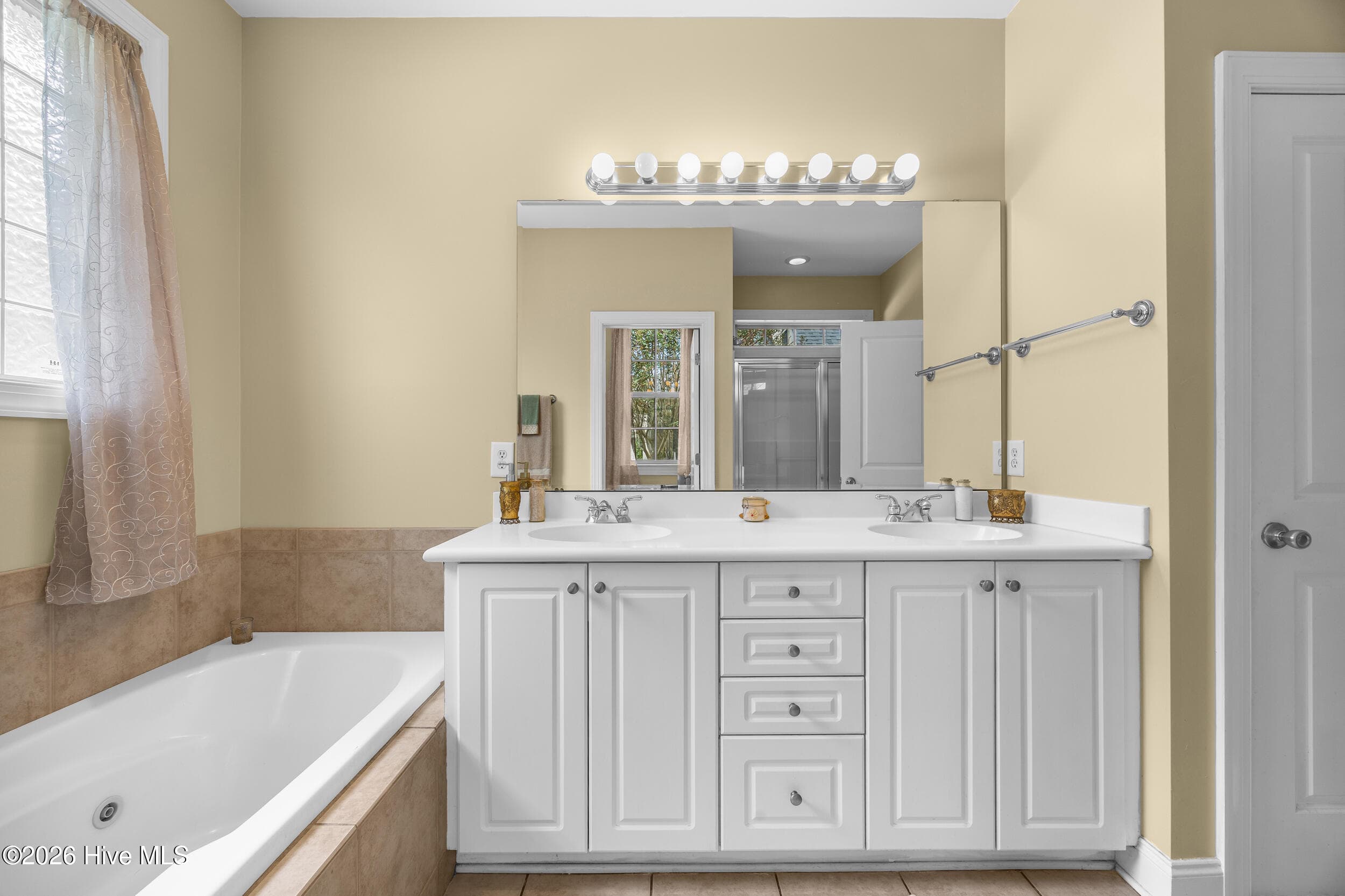 Single Family Residence at 8746 Ramsbury Way, Wilmington, NC 28411, photo 18 of 50