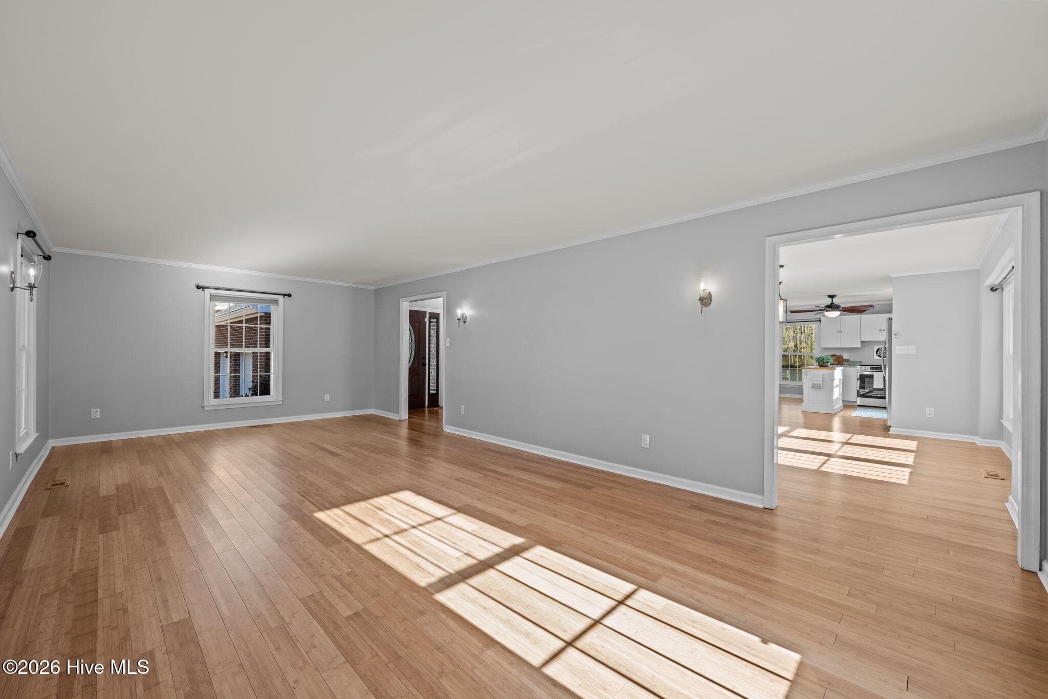 Front living room - 236 Shoreline Drive, New Bern, NC 28562