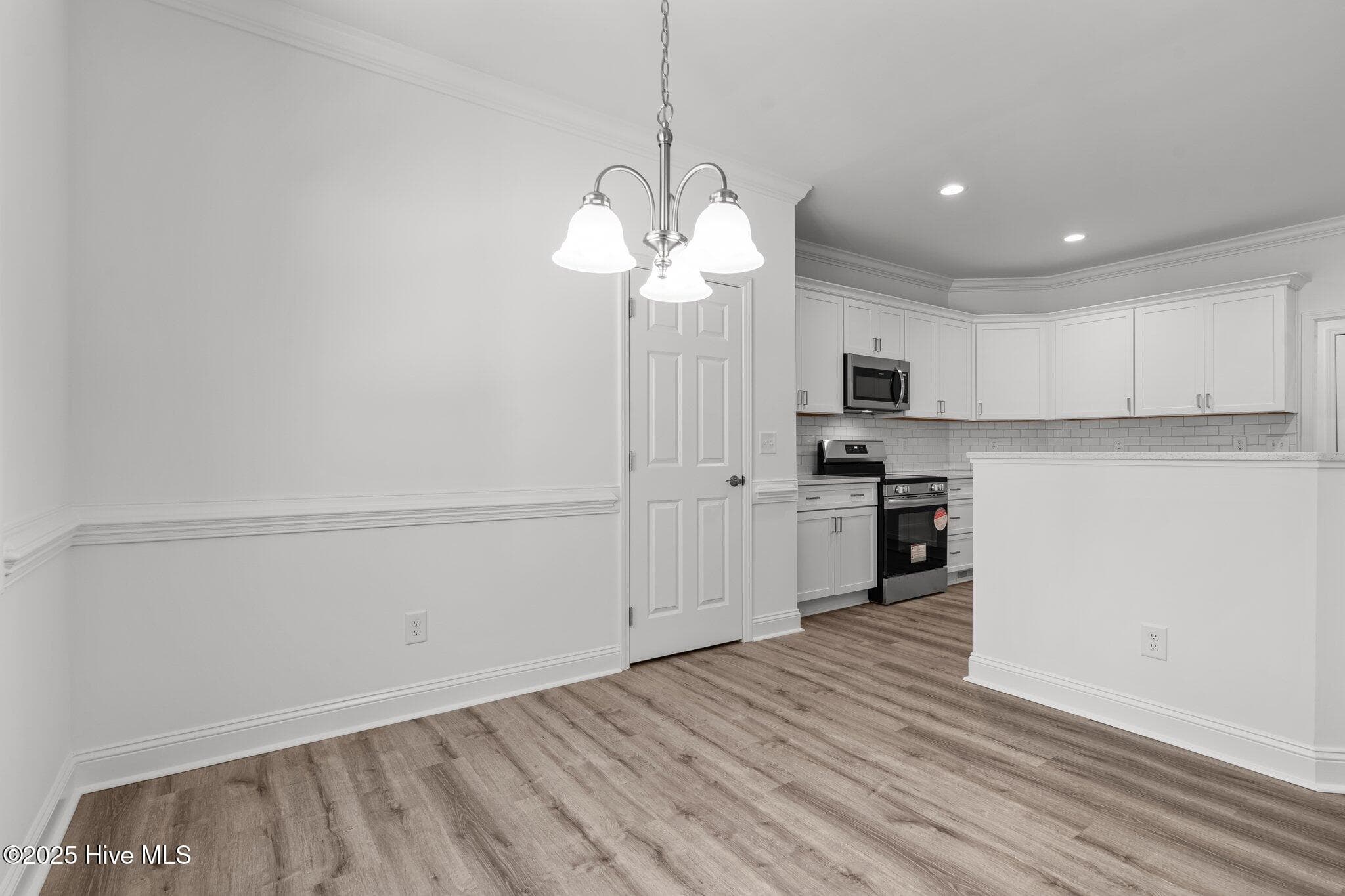 Breakfast nook - 225 Lakeway Drive, West End, NC 27376