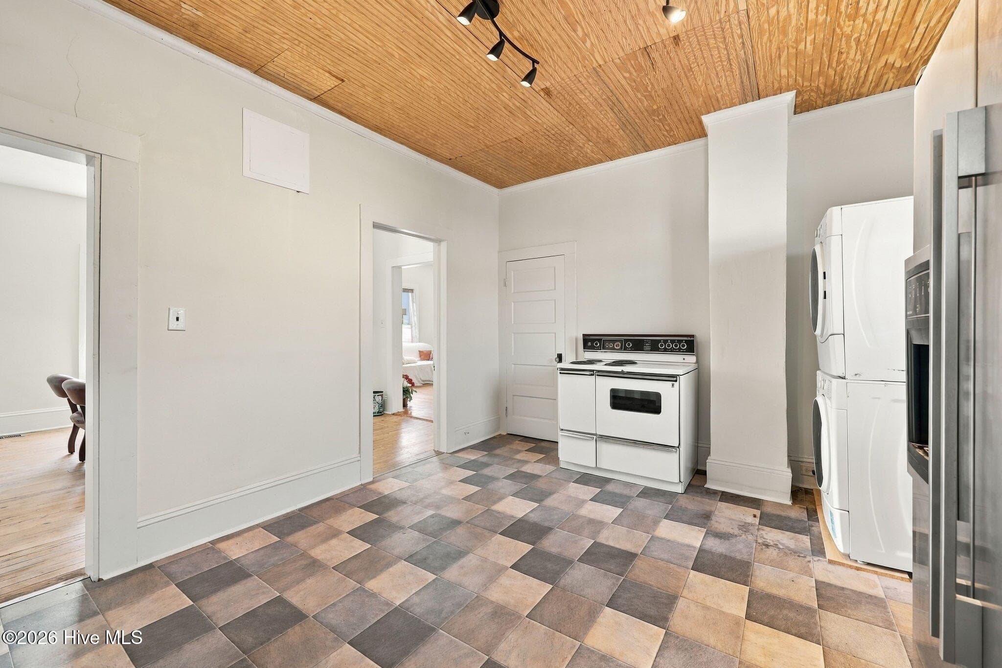Business at 122 W 5th Street, Washington, NC 27889, photo 48 of 81
