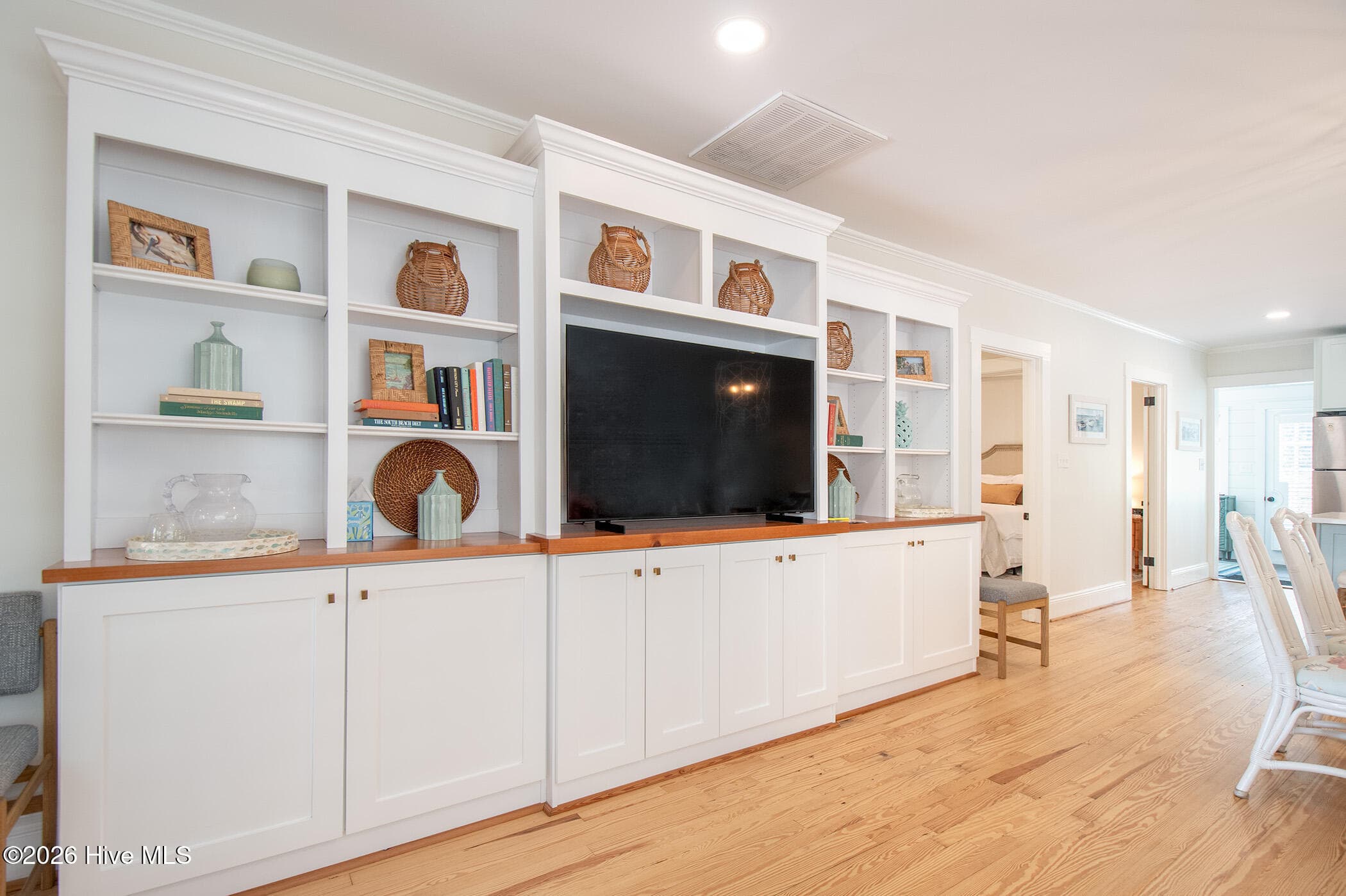 Single Family Residence at 800 Mulberry Street, Beaufort, NC 28516, photo 18 of 48