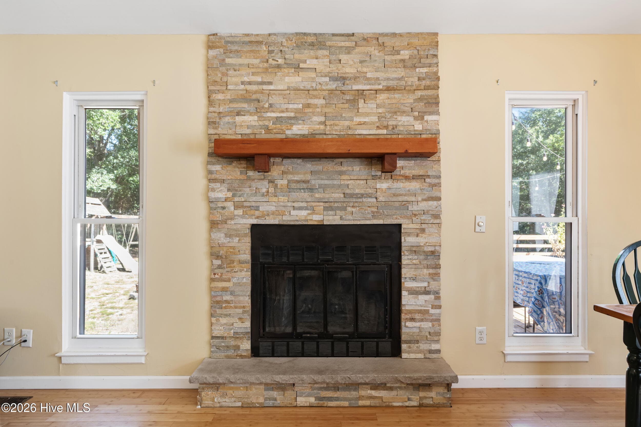Single Family Residence at 327 Green Meadows Drive, Wilmington, NC 28405, photo 9 of 33