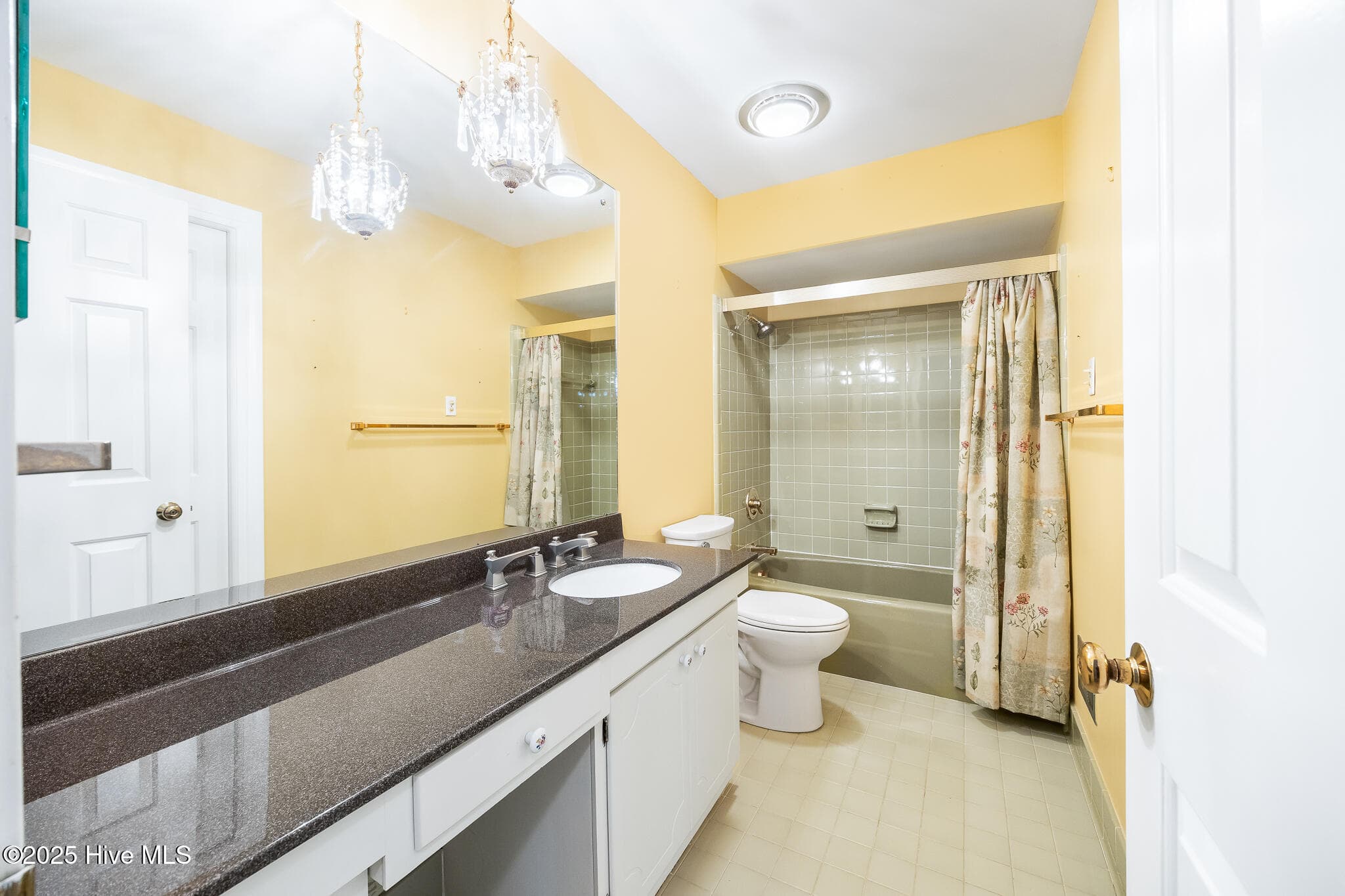 Condominium at 12 Village Green Circle 12, Southern Pines, NC 28387, photo 18 of 40