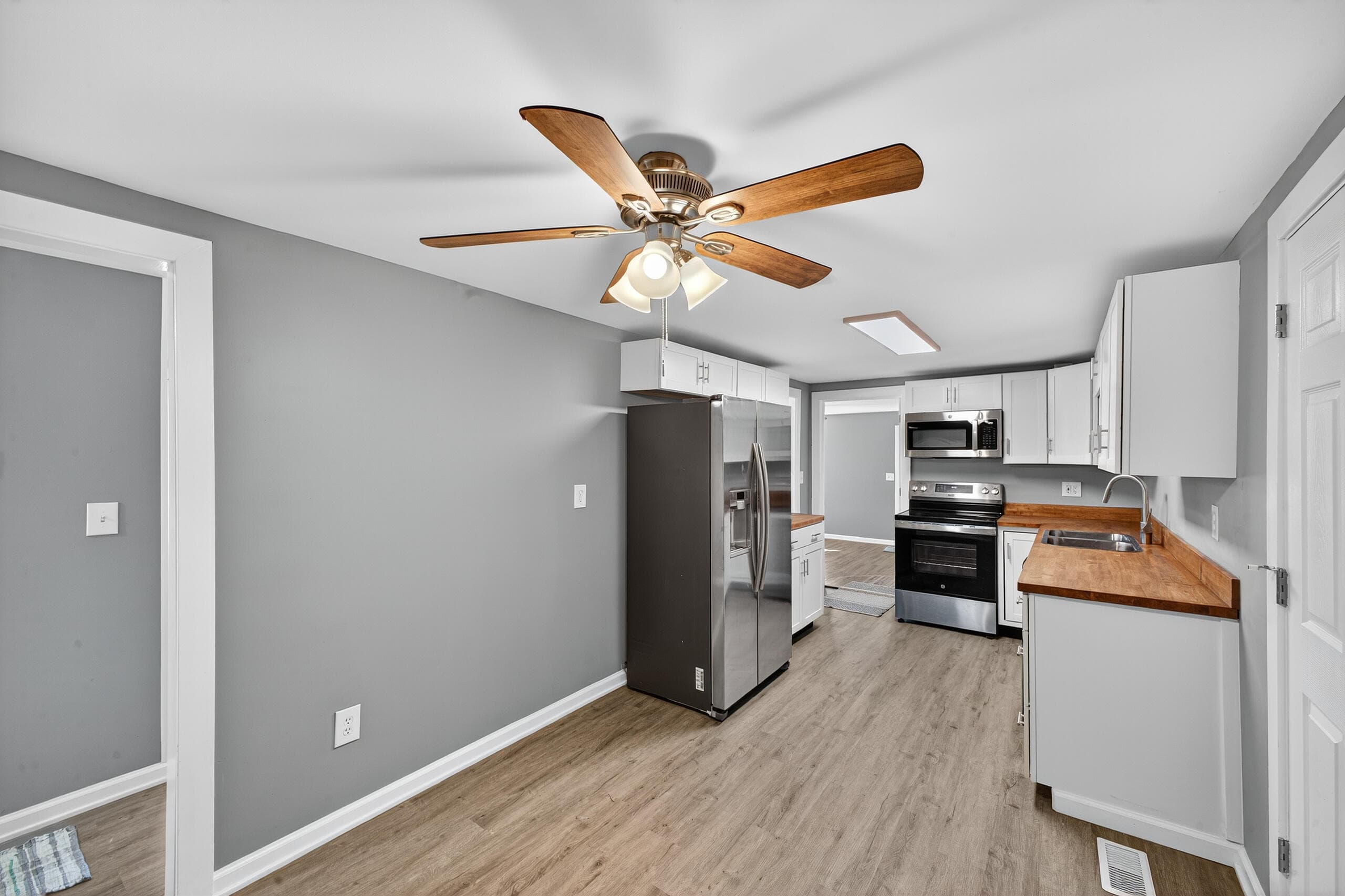 Single Family Residence at 20135 Us-Hwy 278, Williston, SC 29853, photo 10 of 28