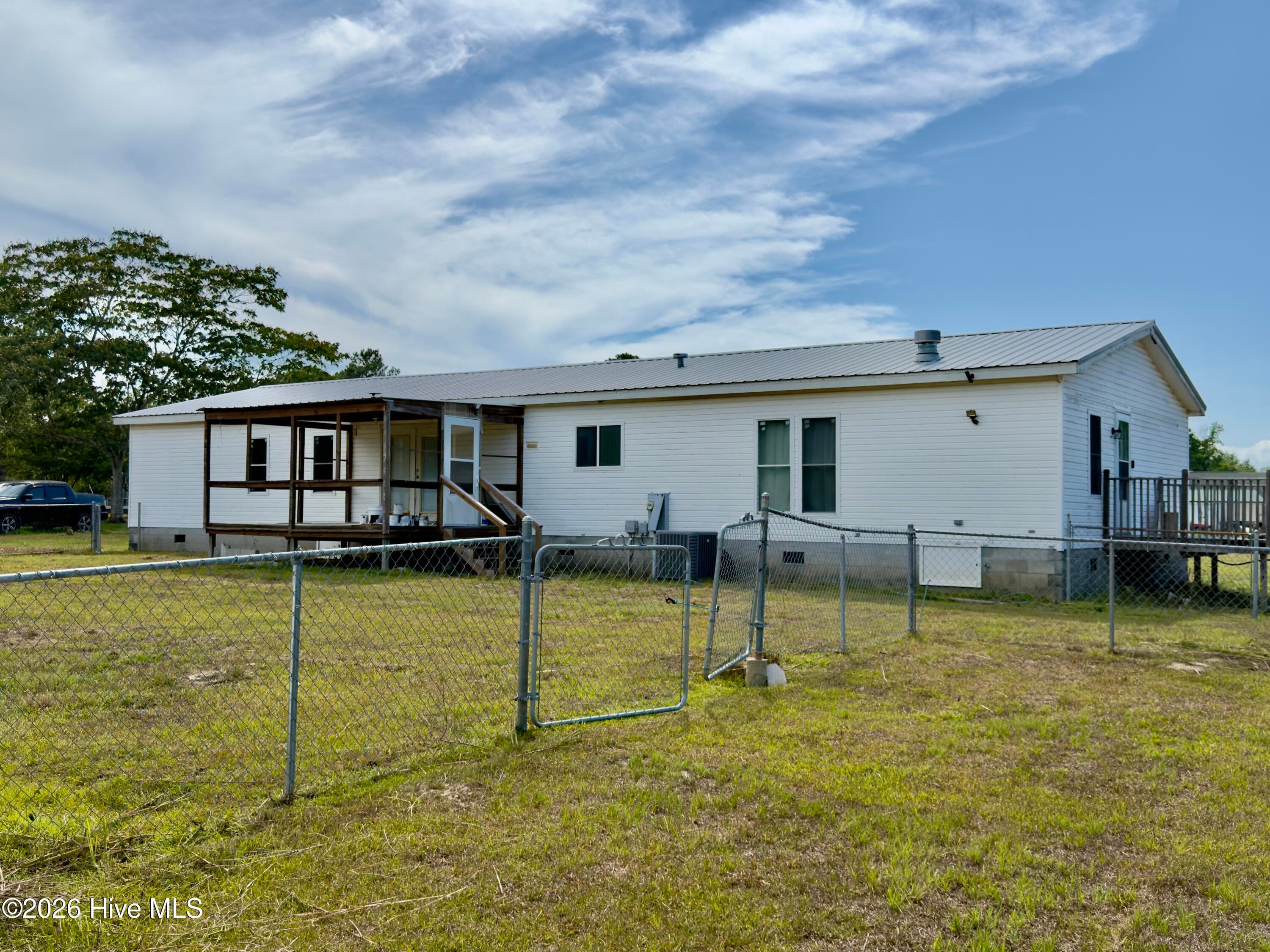 Manufactured Home at 265 Colonial Landing Road SE, Bolivia, NC 28422, photo 32 of 43