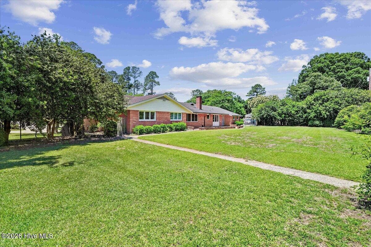 Single Family Residence at 704 E Forest Hill Drive, Goldsboro, NC 27534, photo 3 of 4