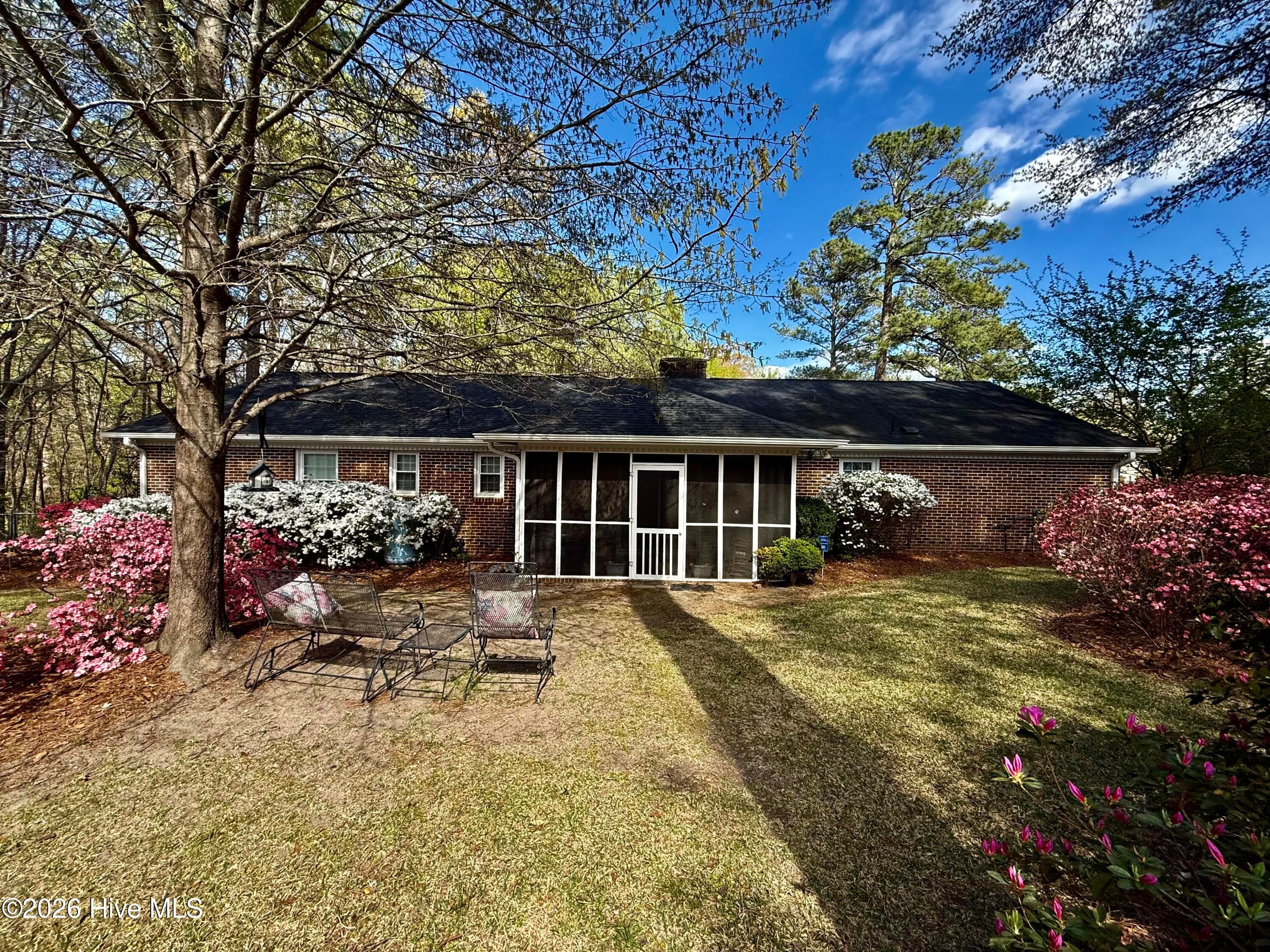 903 E Woodlawn Drive, Williamston, NC 27892