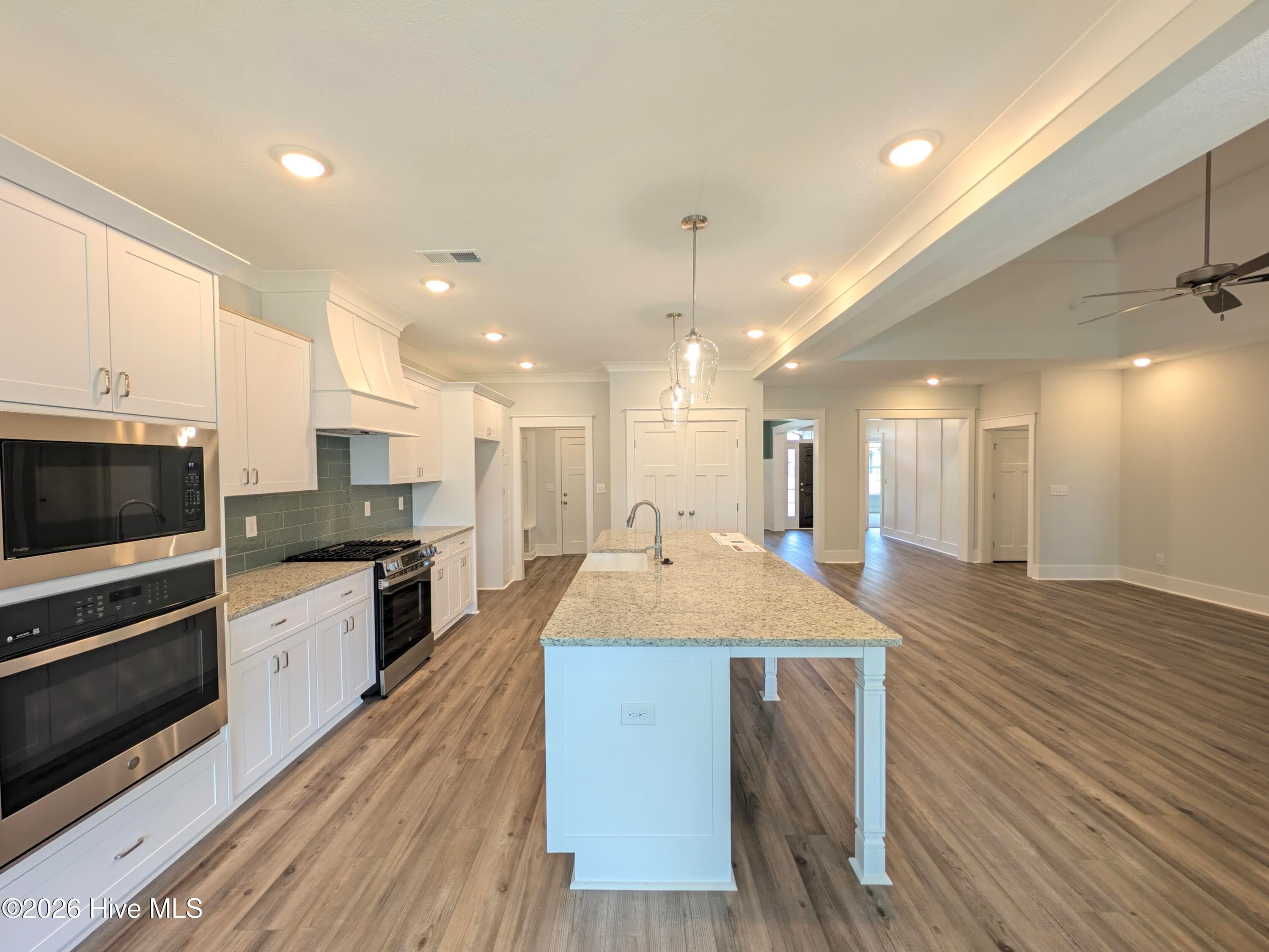 Kitchen Island w/Farmhouse Sink - 10382 Helmsdale Drive, Aiken, SC 29803