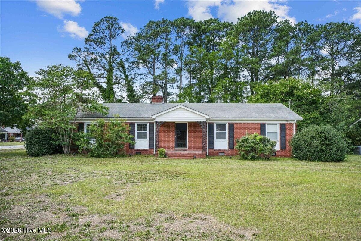 Single Family Residence at 1801 E Azalea Drive, Goldsboro, NC 27530, photo 6 of 77