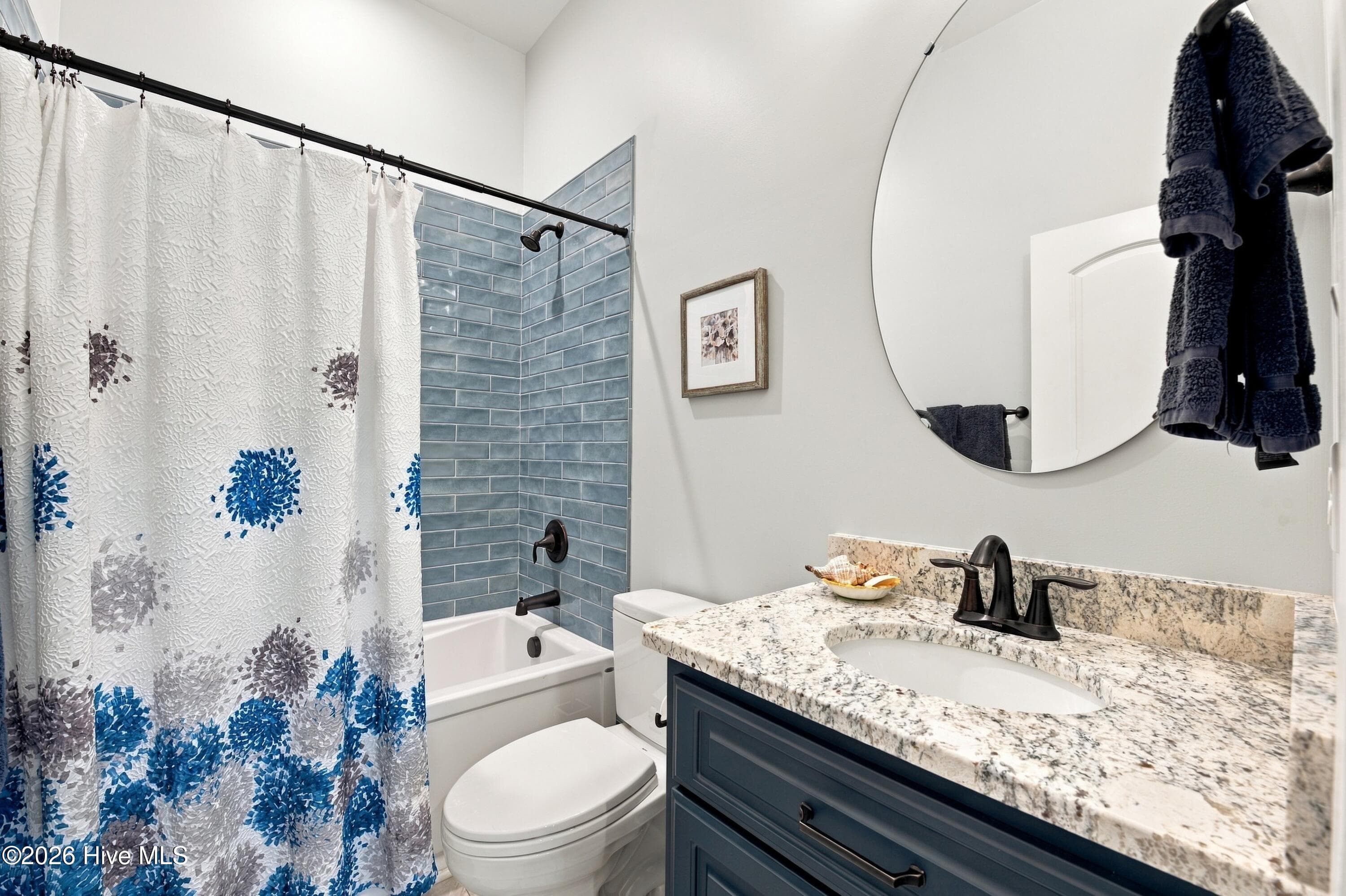 Private bathroom for guest bedroom 1 - 4557 Moss Bend, New Bern, NC 28562