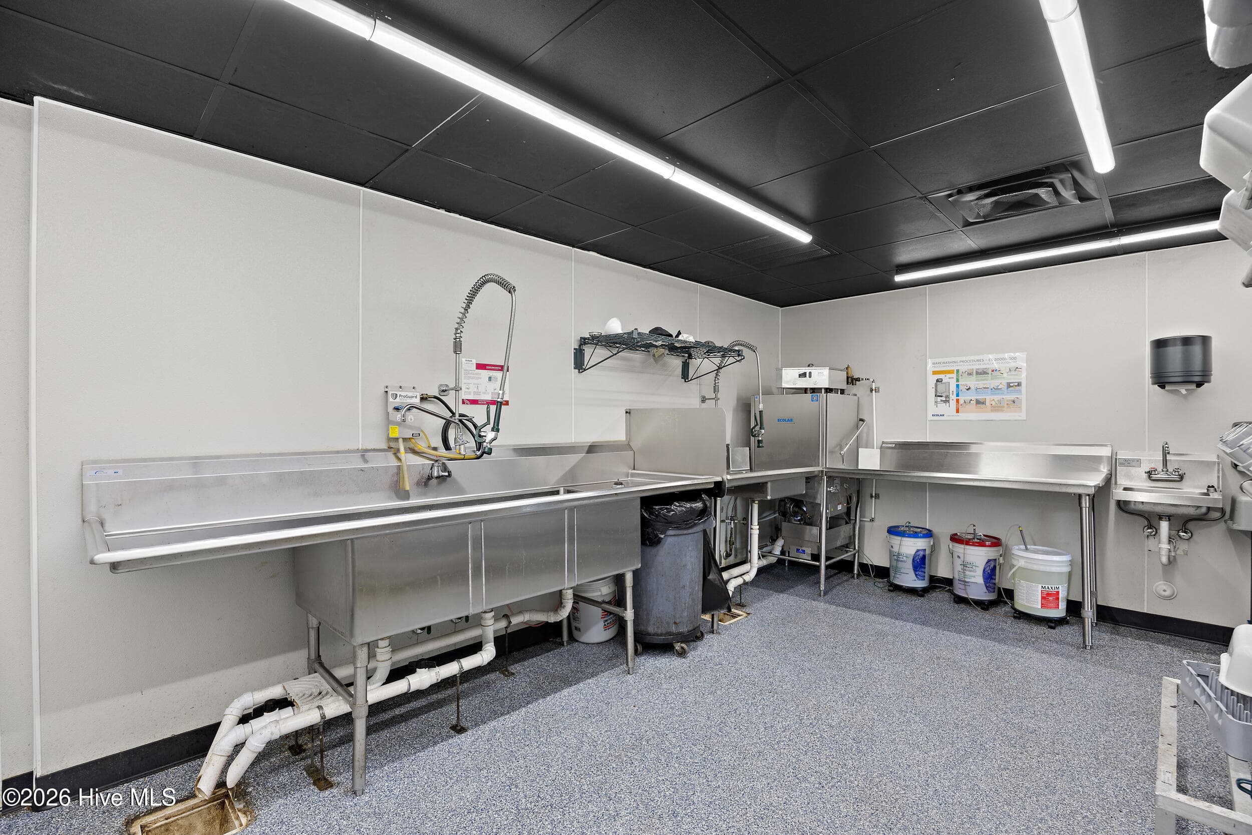 Business at 8232 Market Street, Wilmington, NC 28411, photo 32 of 90