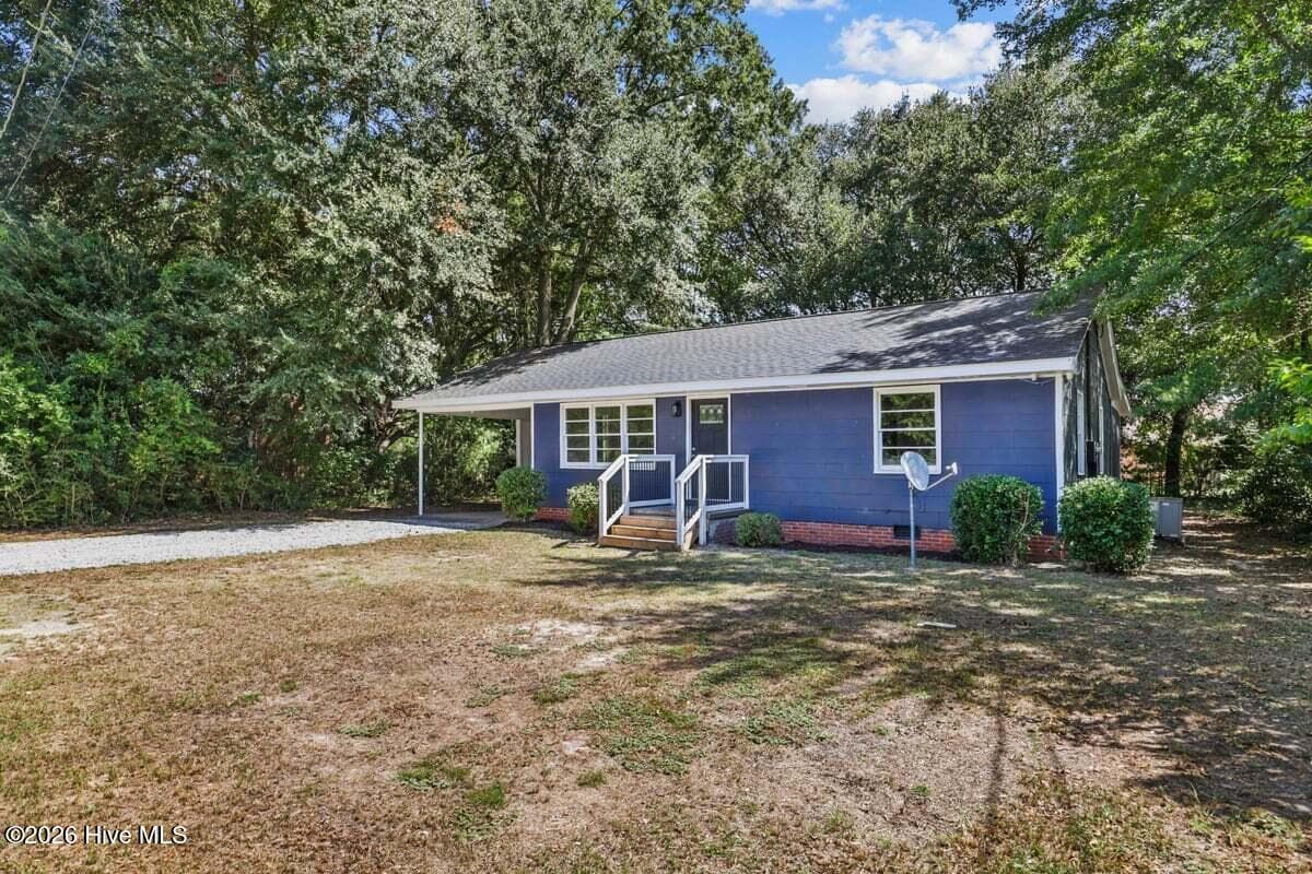 Single Family Residence at 912 N Madison Avenue, Goldsboro, NC 27530, photo 2 of 24