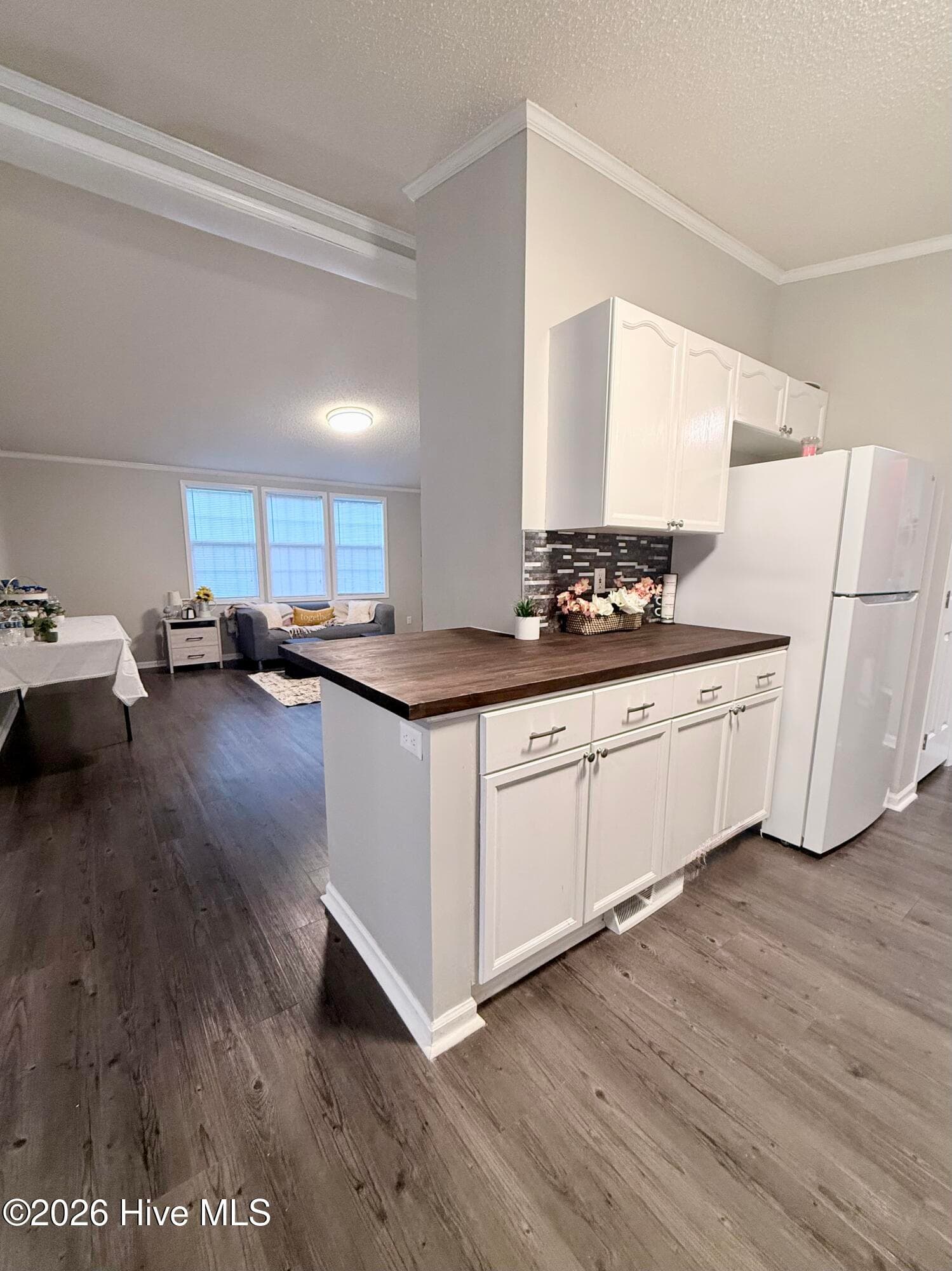 Manufactured Home at 605 Big Woods Road, Macon, NC 27551, photo 15 of 38