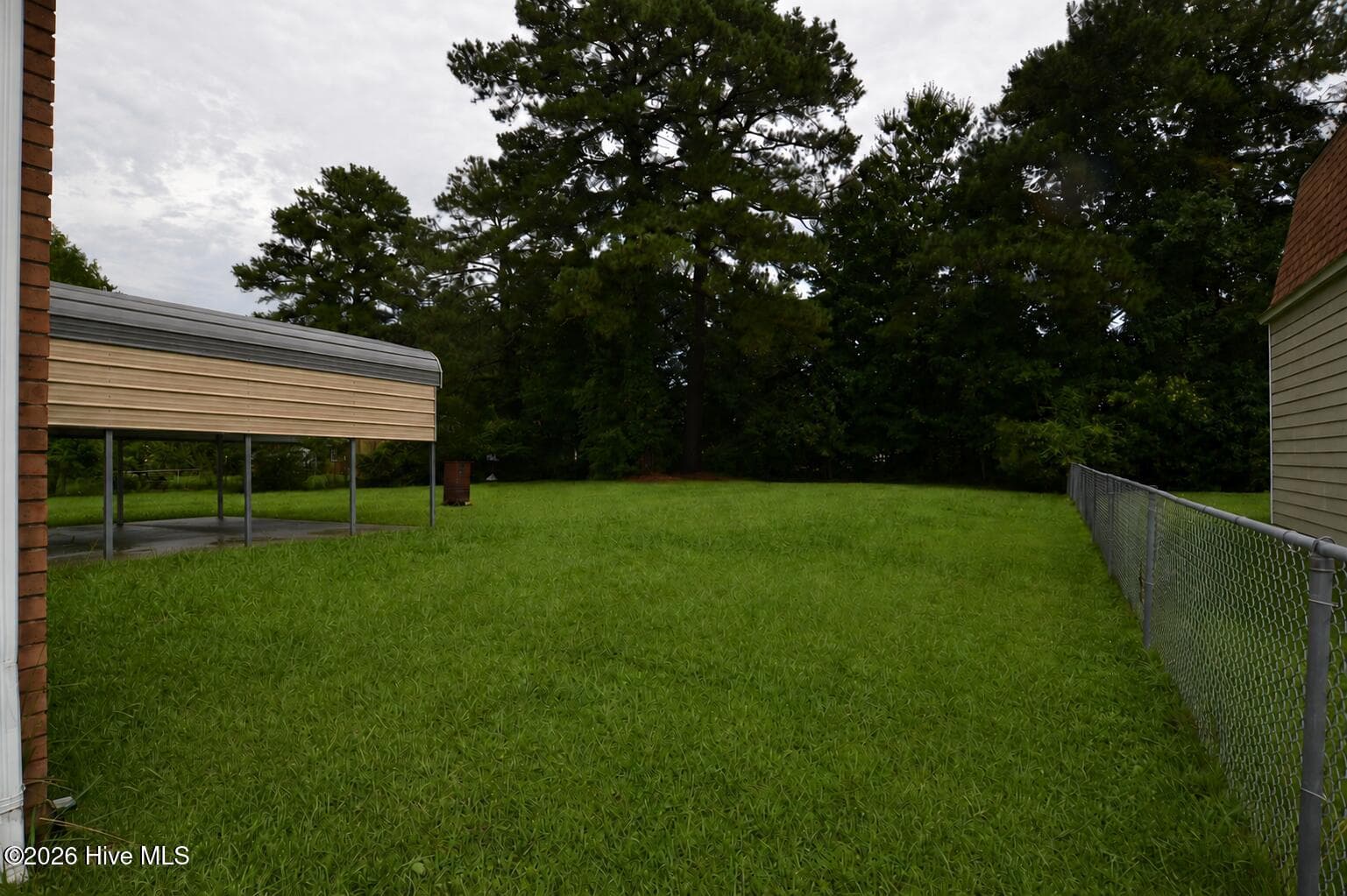 Single Family Residence at 126 Dare Drive, New Bern, NC 28560, photo 4 of 18