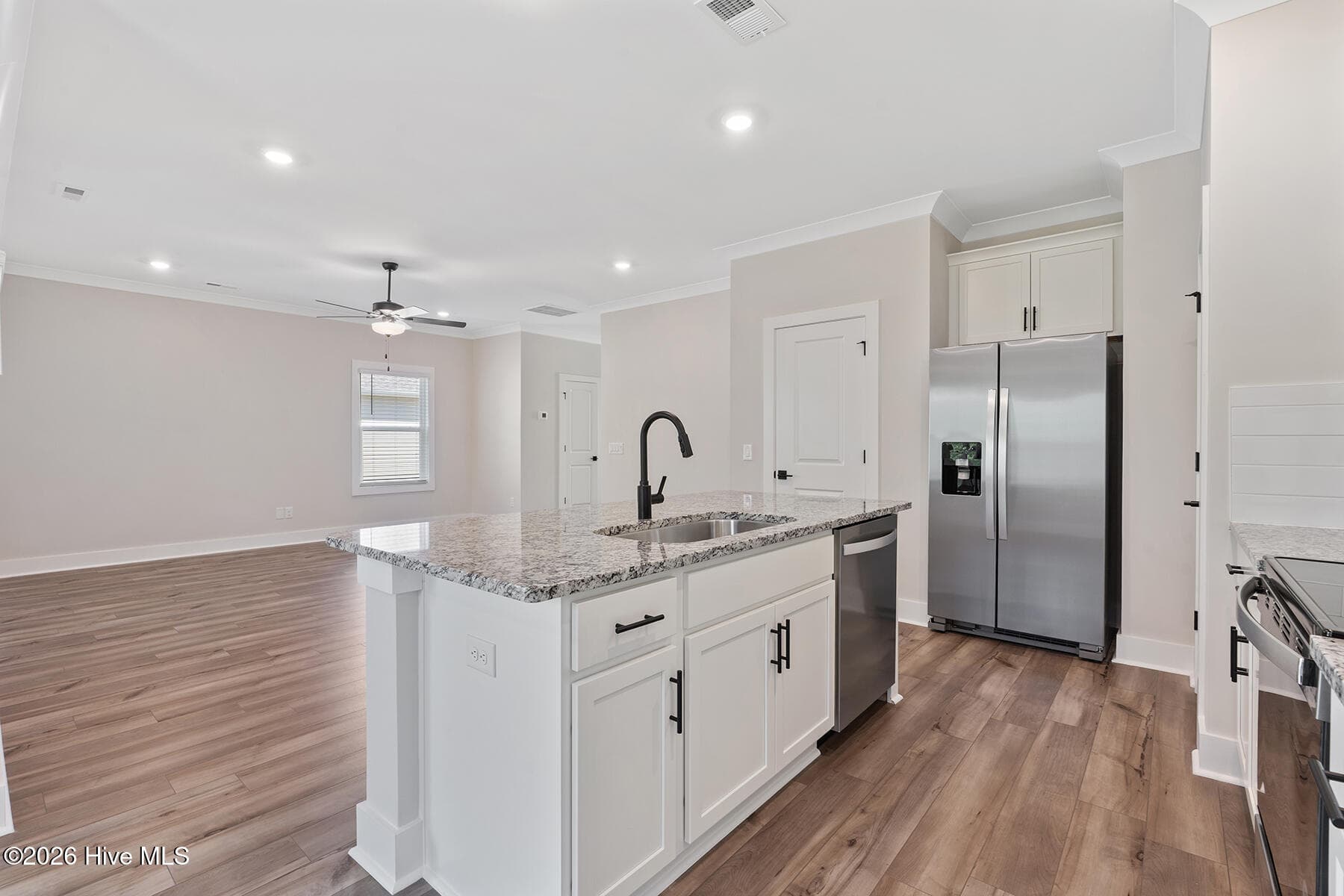 Single Family Residence at 146 Commons View Drive, Hampstead, NC 28443, photo 7 of 18